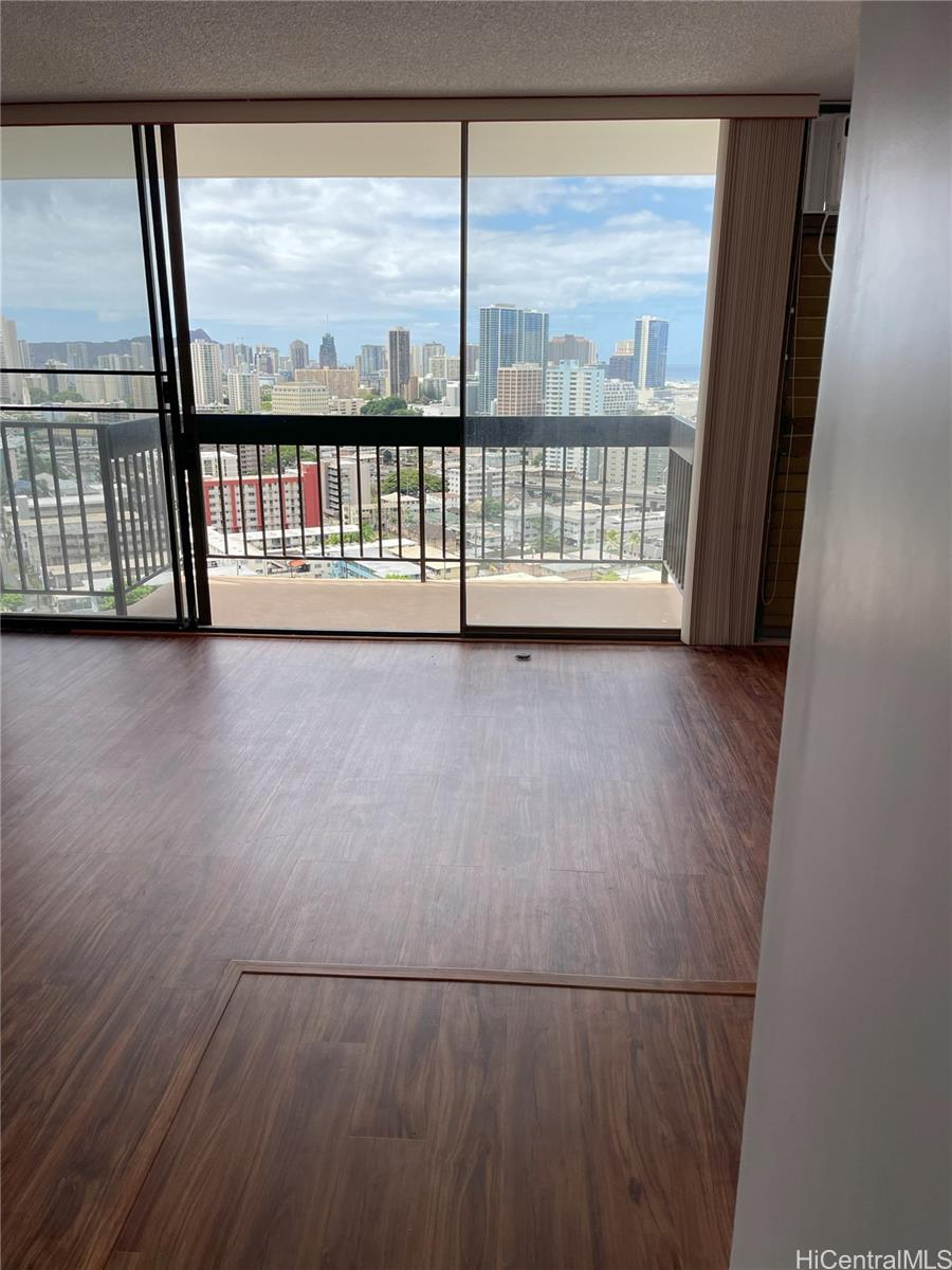 Photo 9 of 25