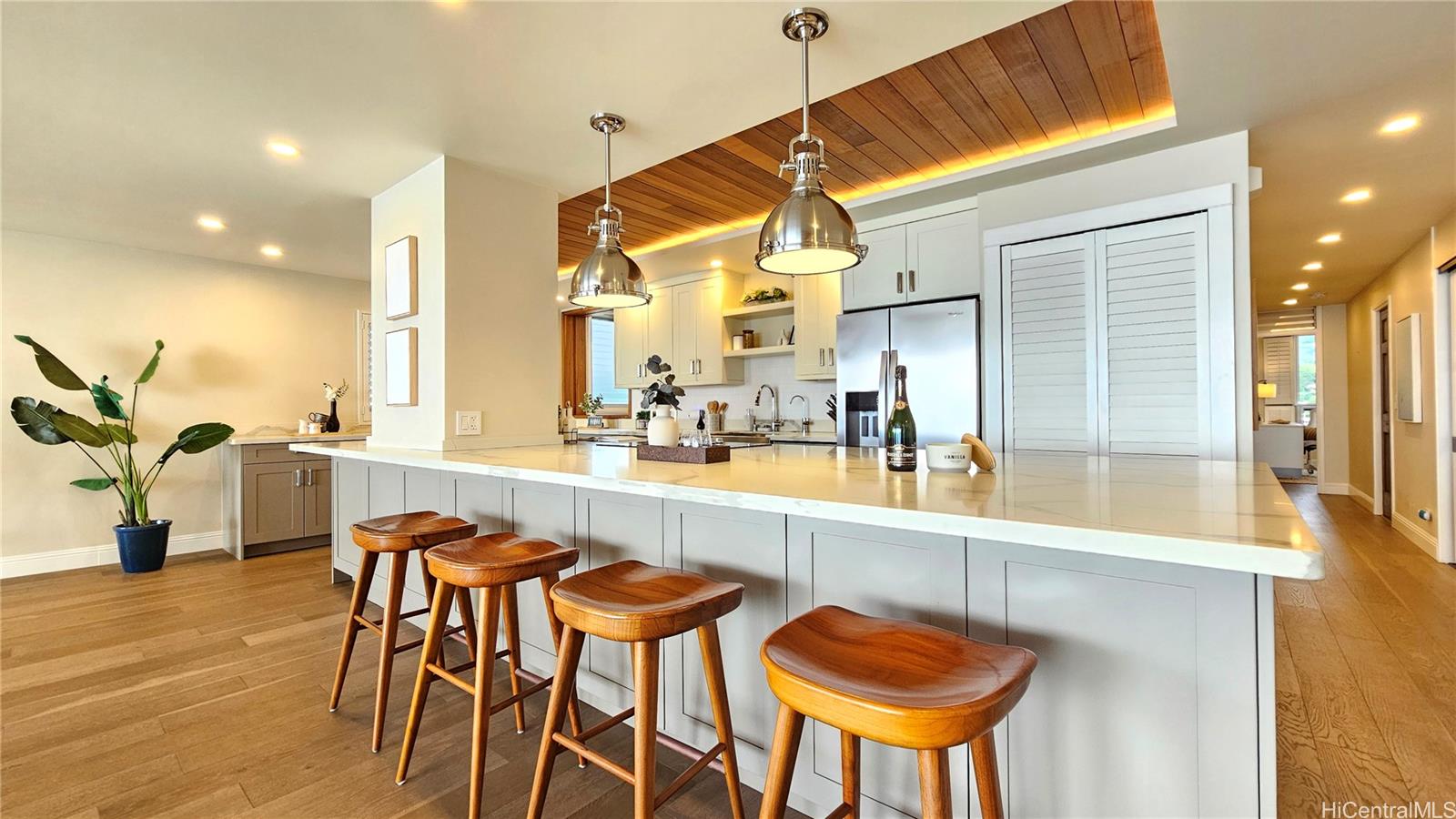 3003 Kalakaua Avenue  Unit 6A
