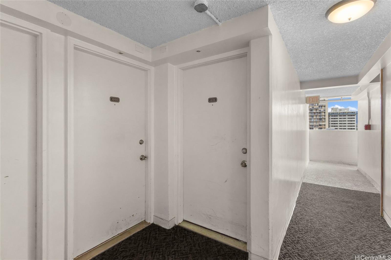 Photo 19 of 25