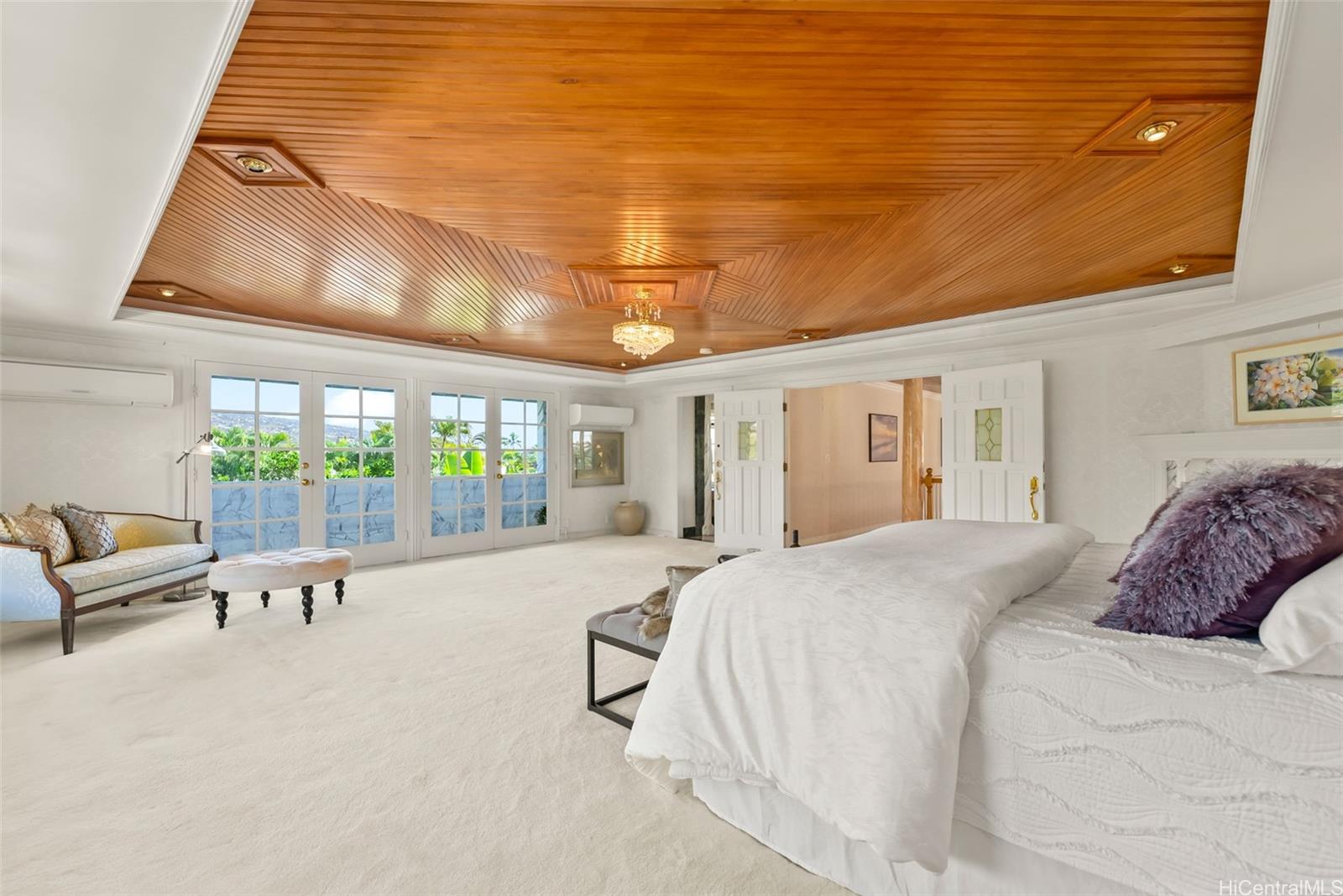 4327 Kilauea Avenue