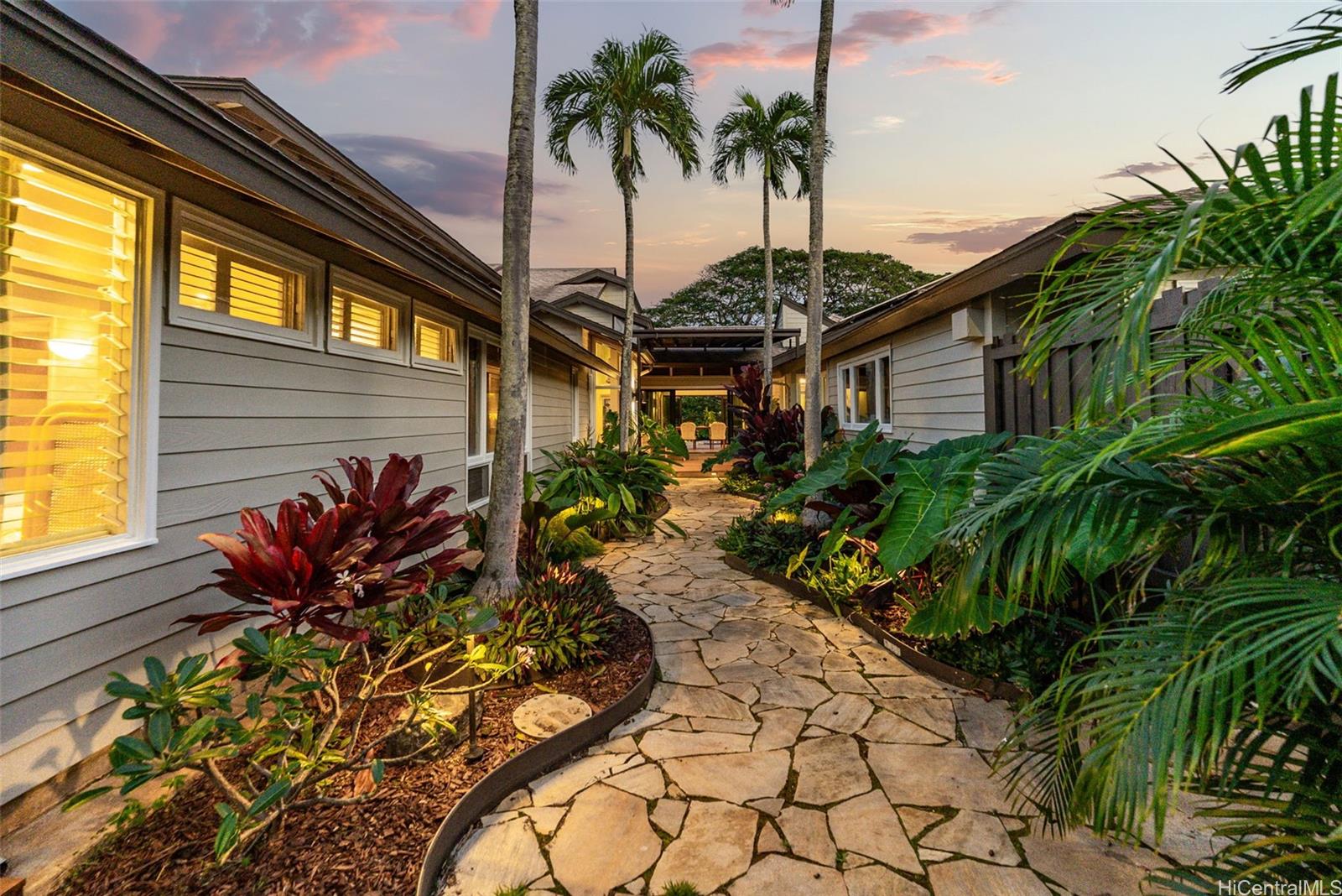 1110 Ilikala Place