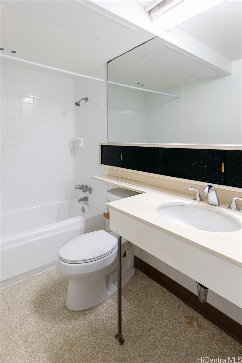 2465 Ala Wai Boulevard  Unit 1203