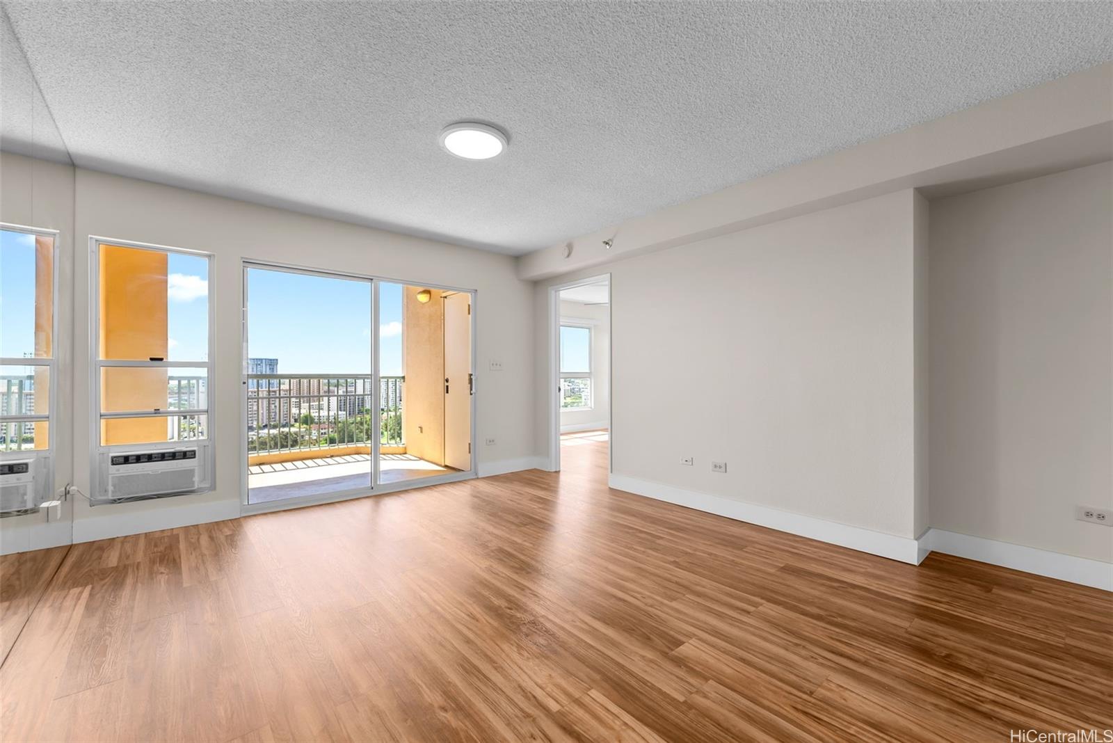 Photo 6 of 24