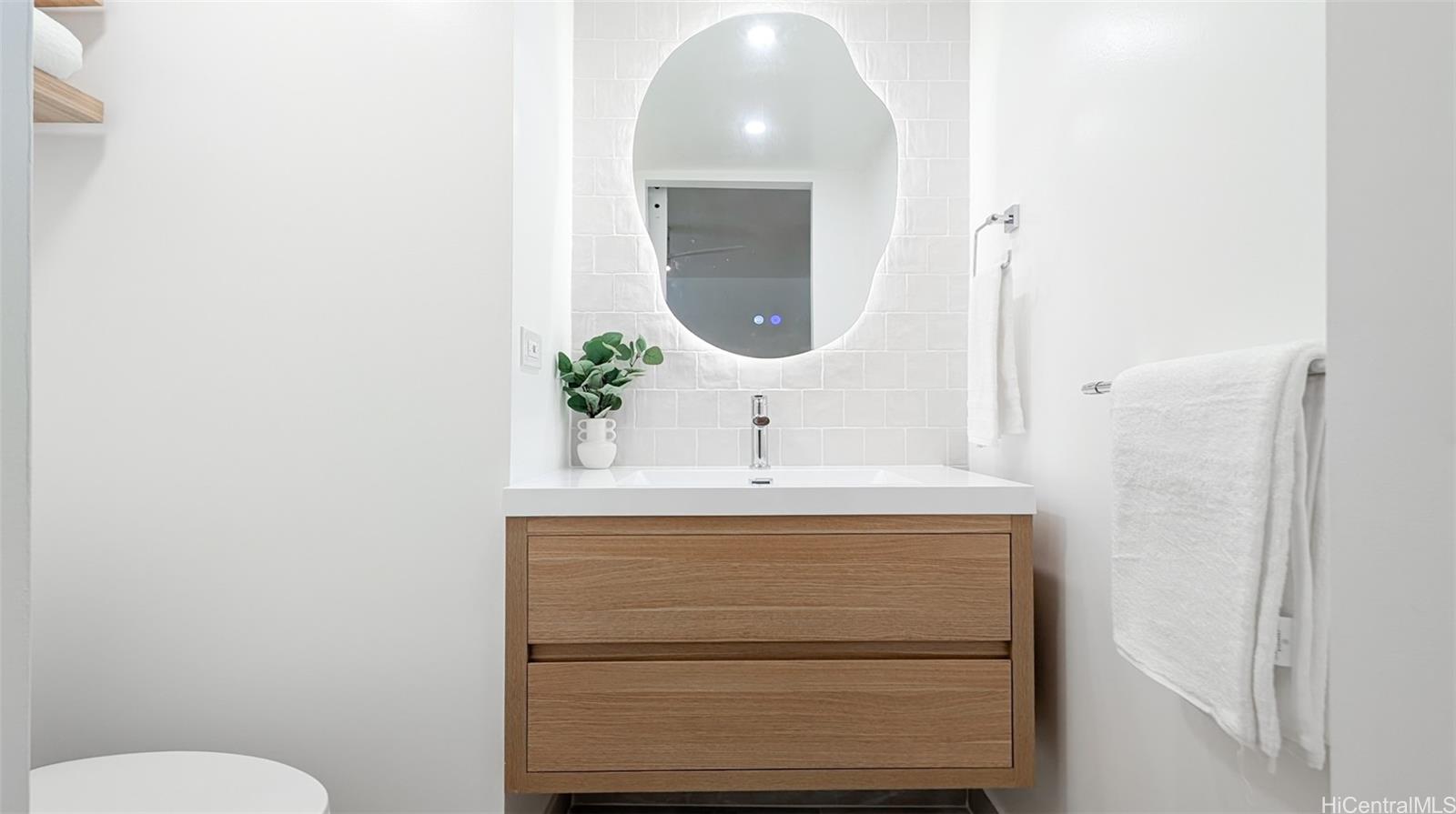 1716 Keeaumoku Street  Unit 304