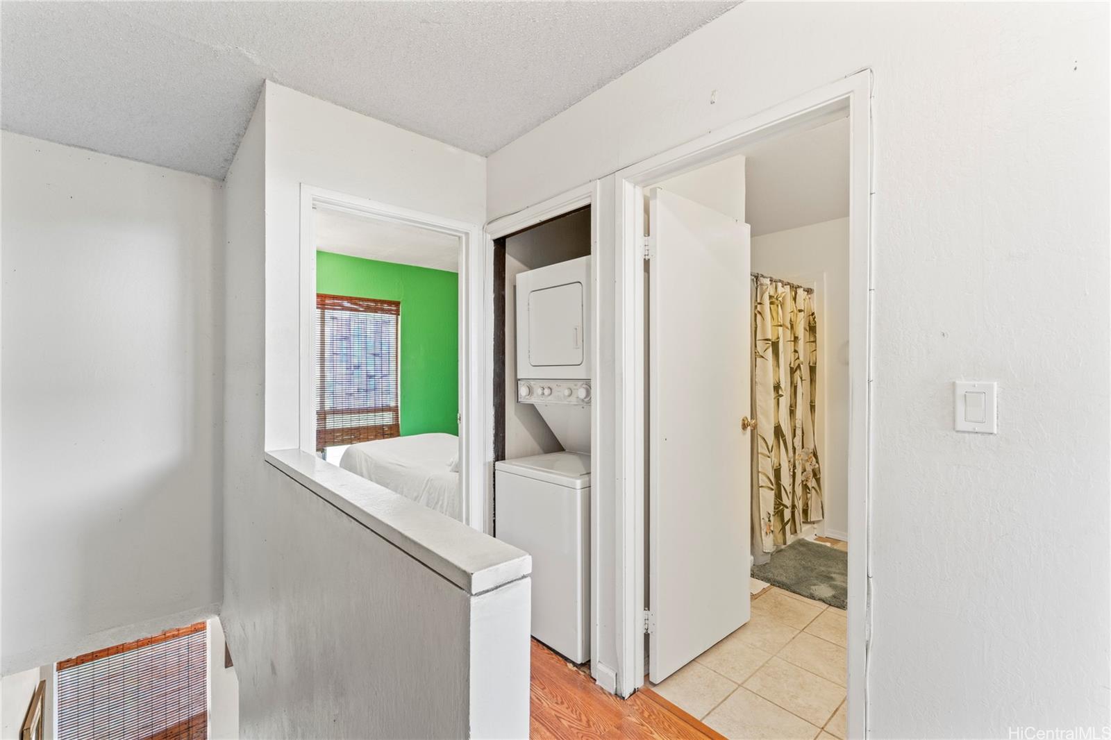 Photo 16 of 25
