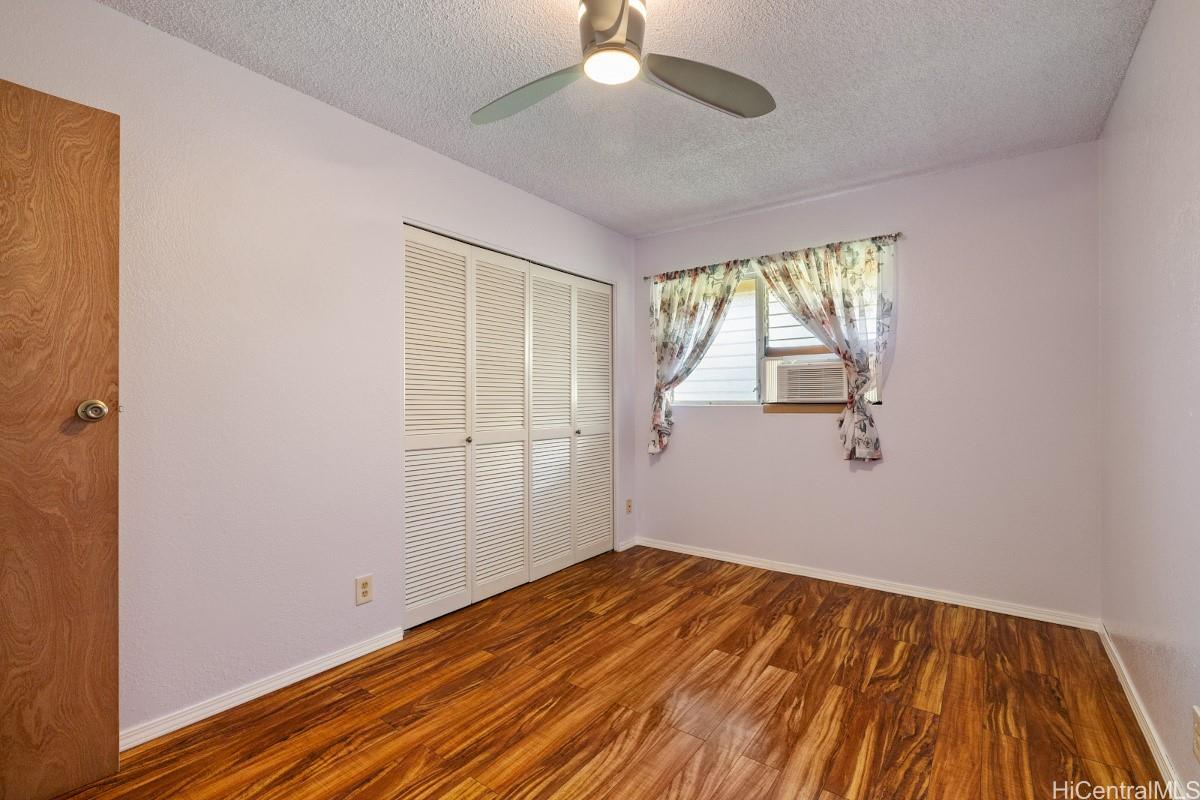 Photo 11 of 24