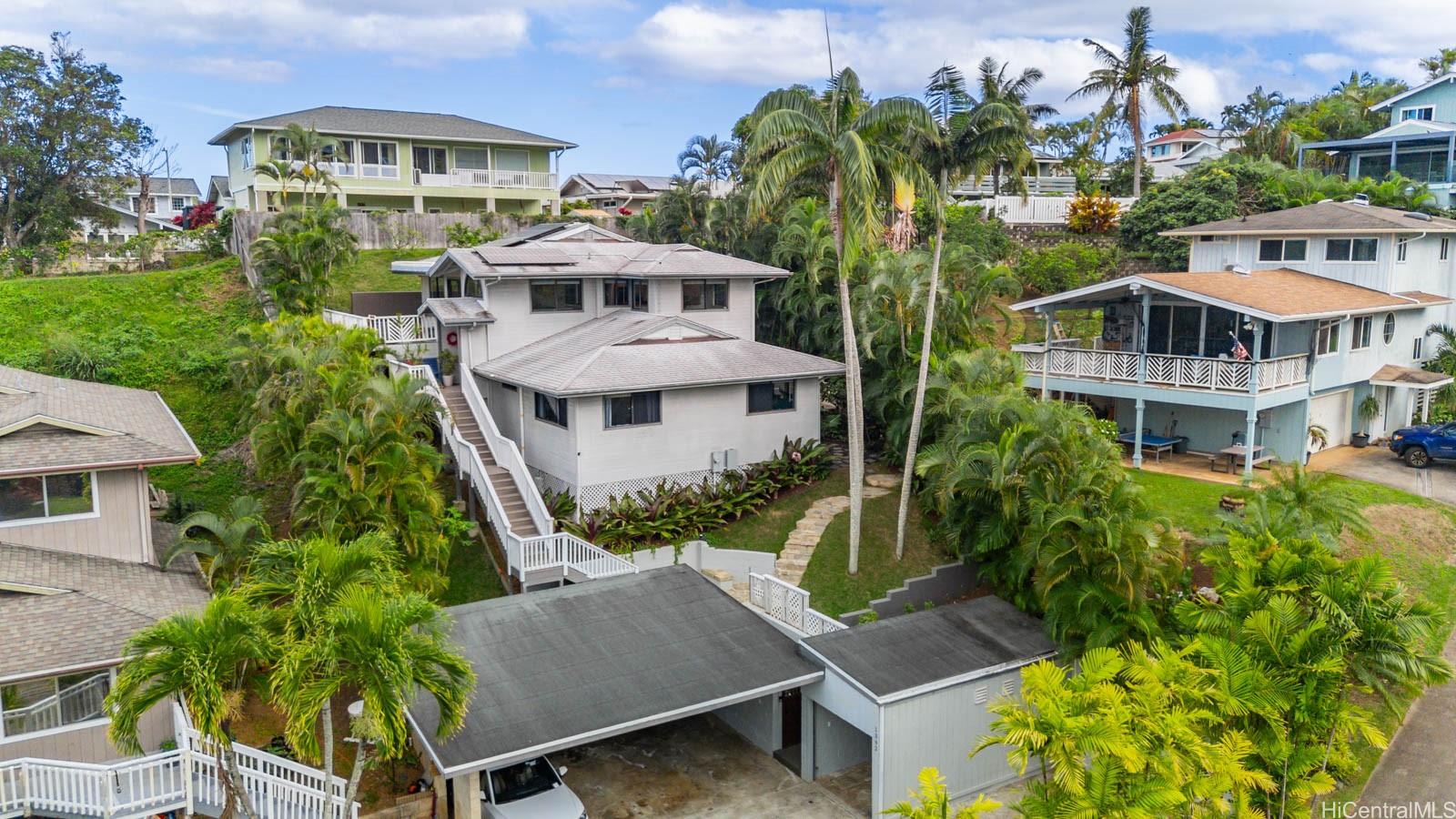 1392 Nanialii Street