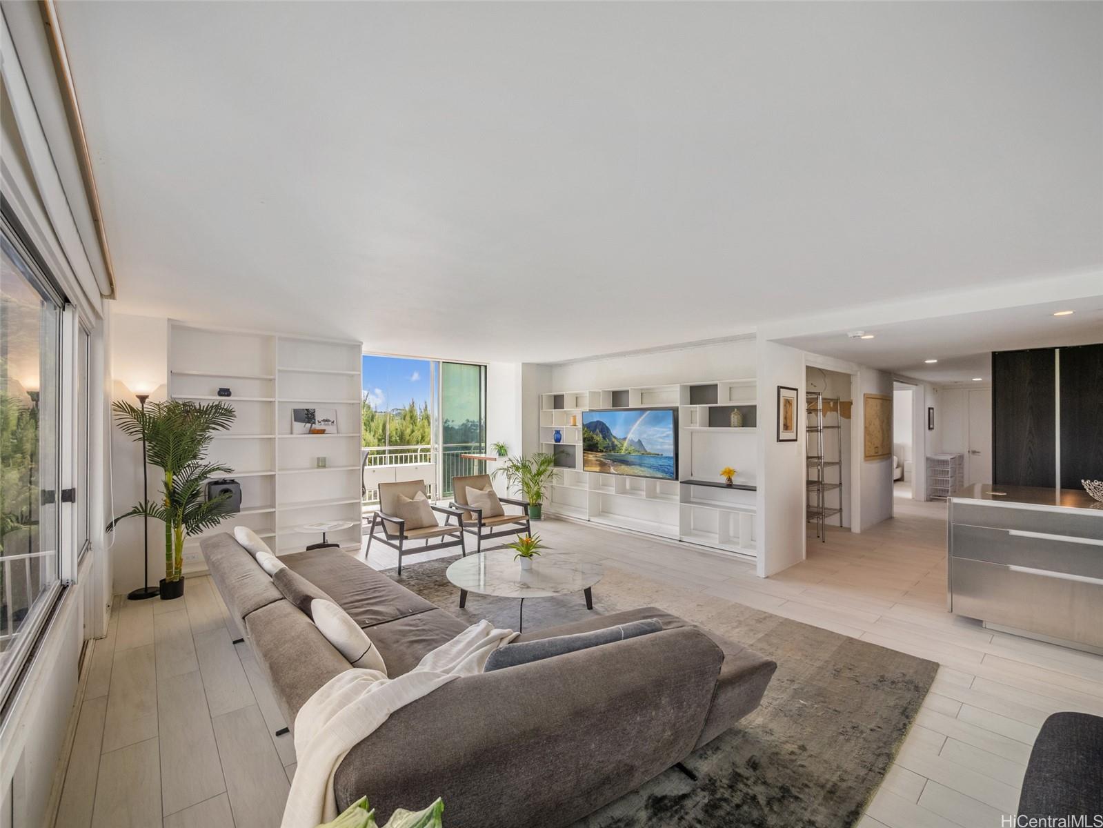 2969 Kalakaua Avenue  Unit 505