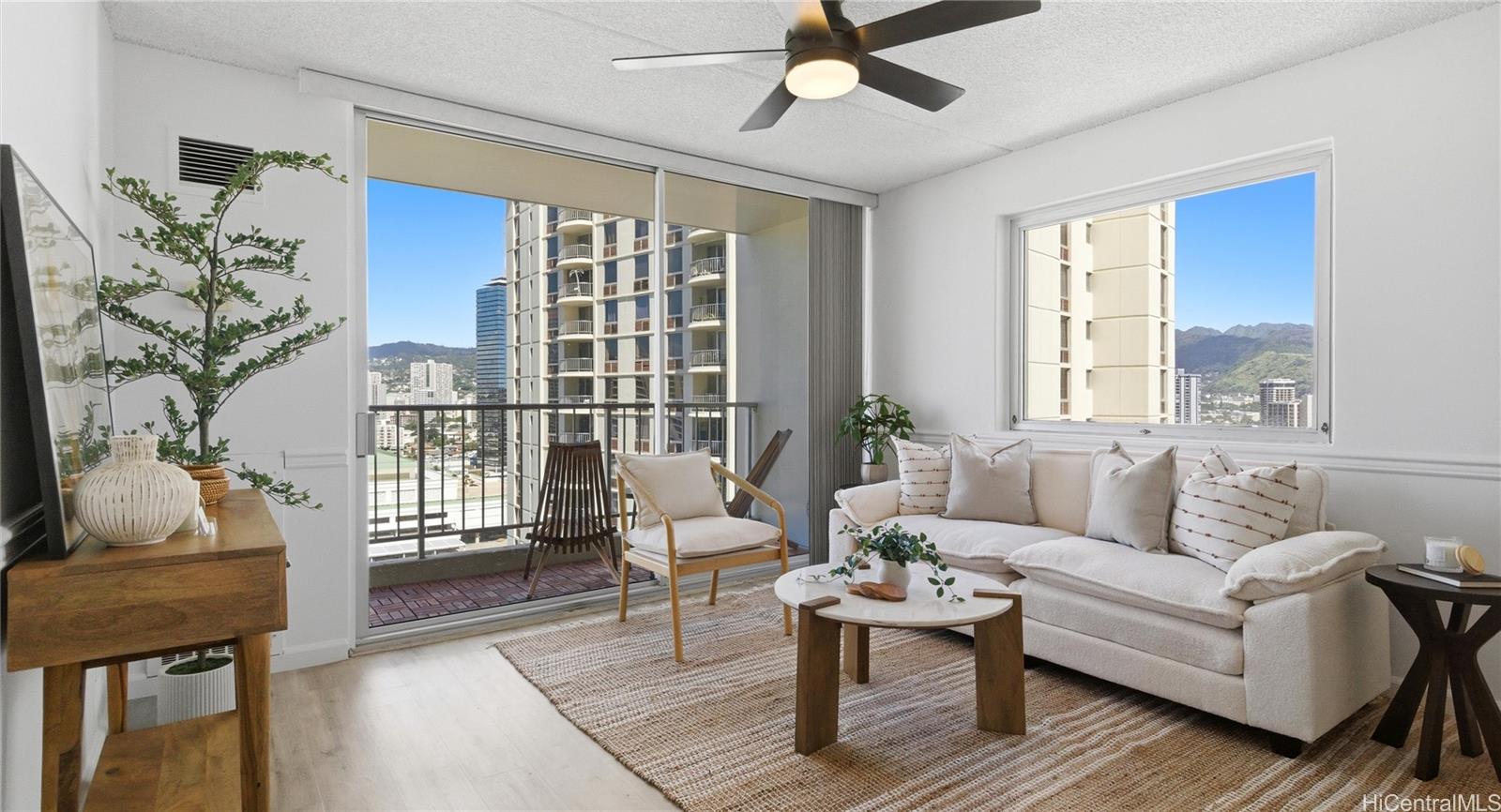 400 Hobron Lane 2014