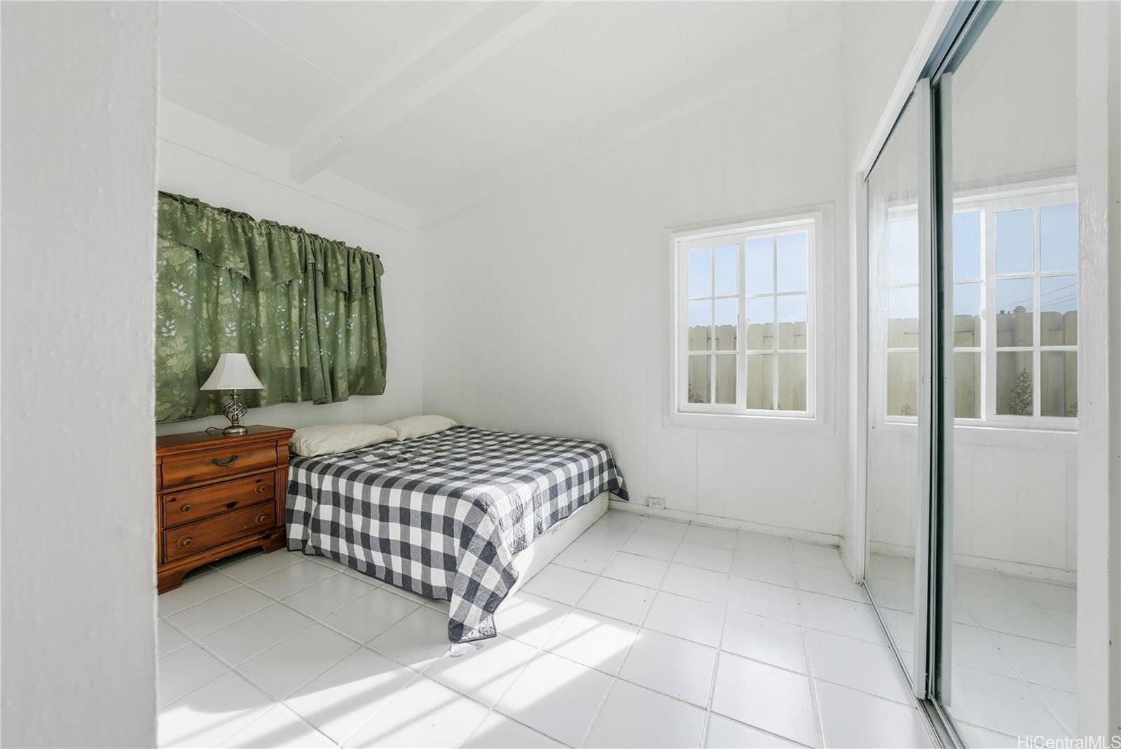 Photo 16 of 23