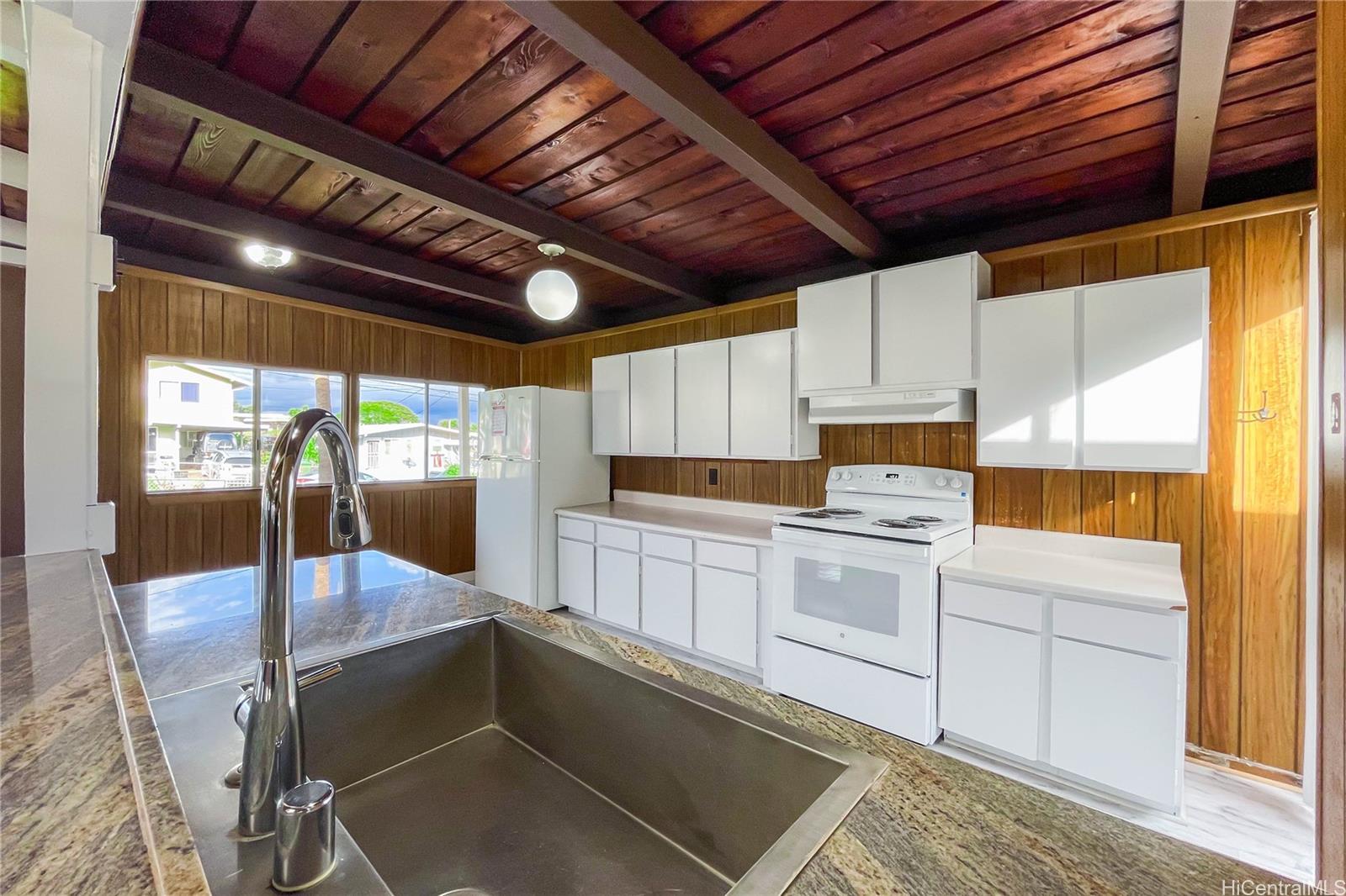 Photo 6 of 25
