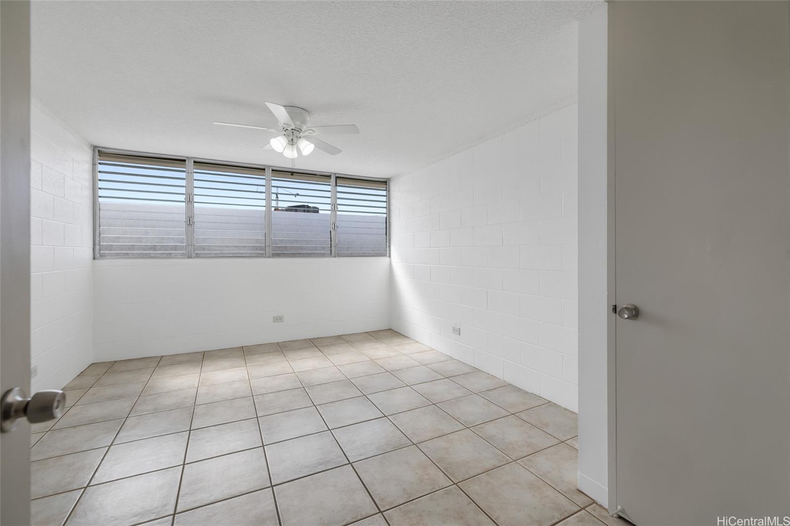 2501 Coyne Street  Unit 205