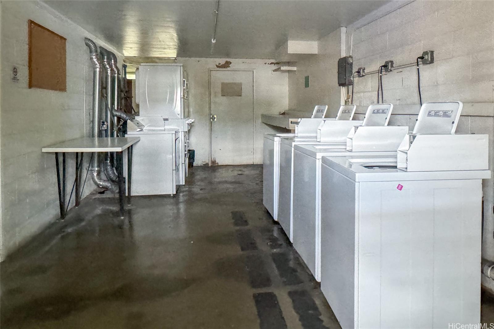 2501 Coyne Street  Unit 205