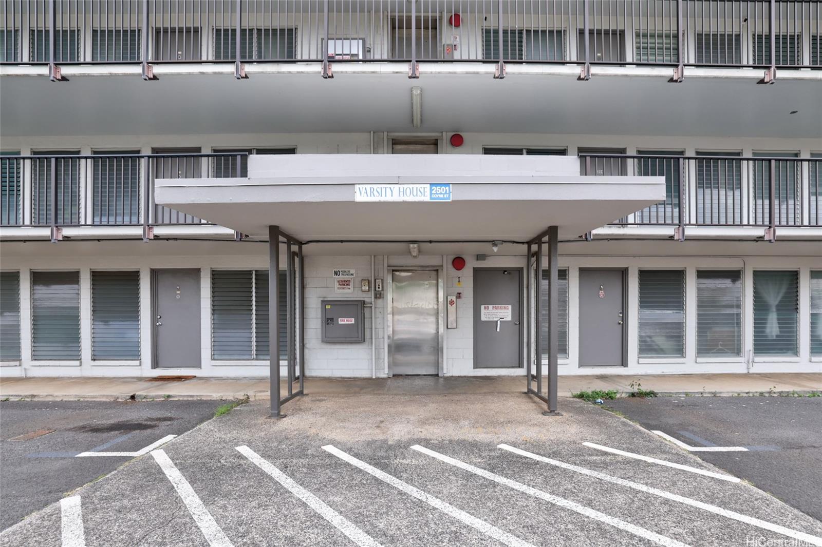 2501 Coyne Street Unit 205 2501 Coyne Street Unit 205