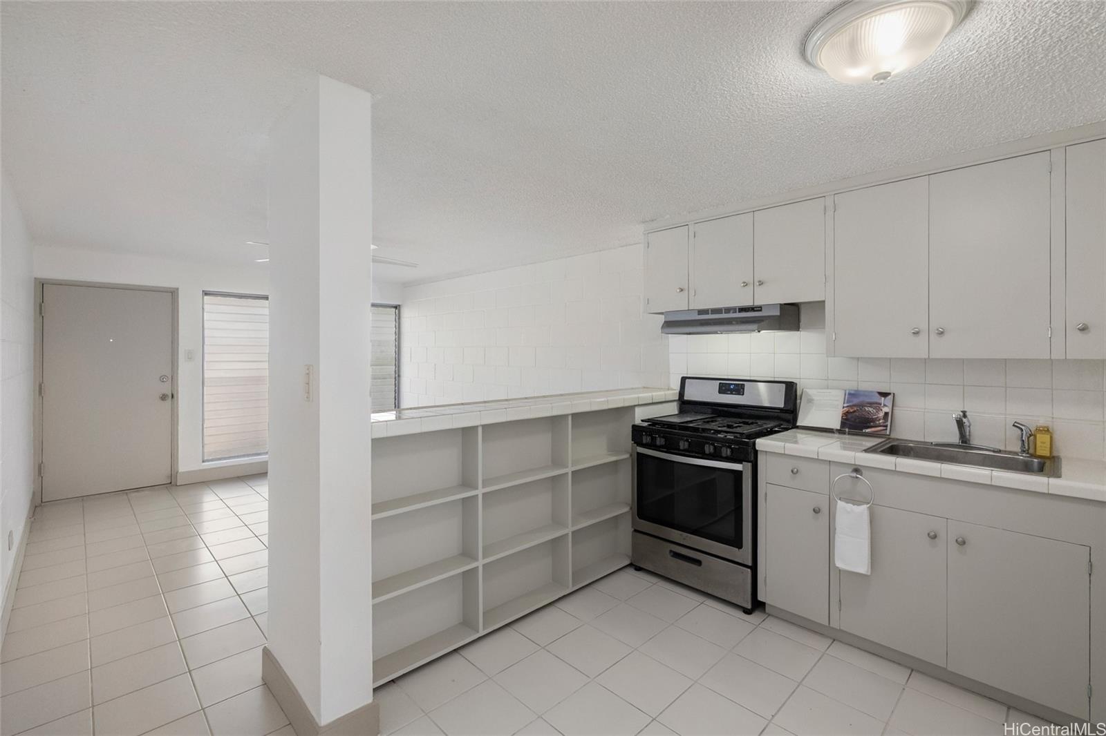 2501 Coyne Street  Unit 205