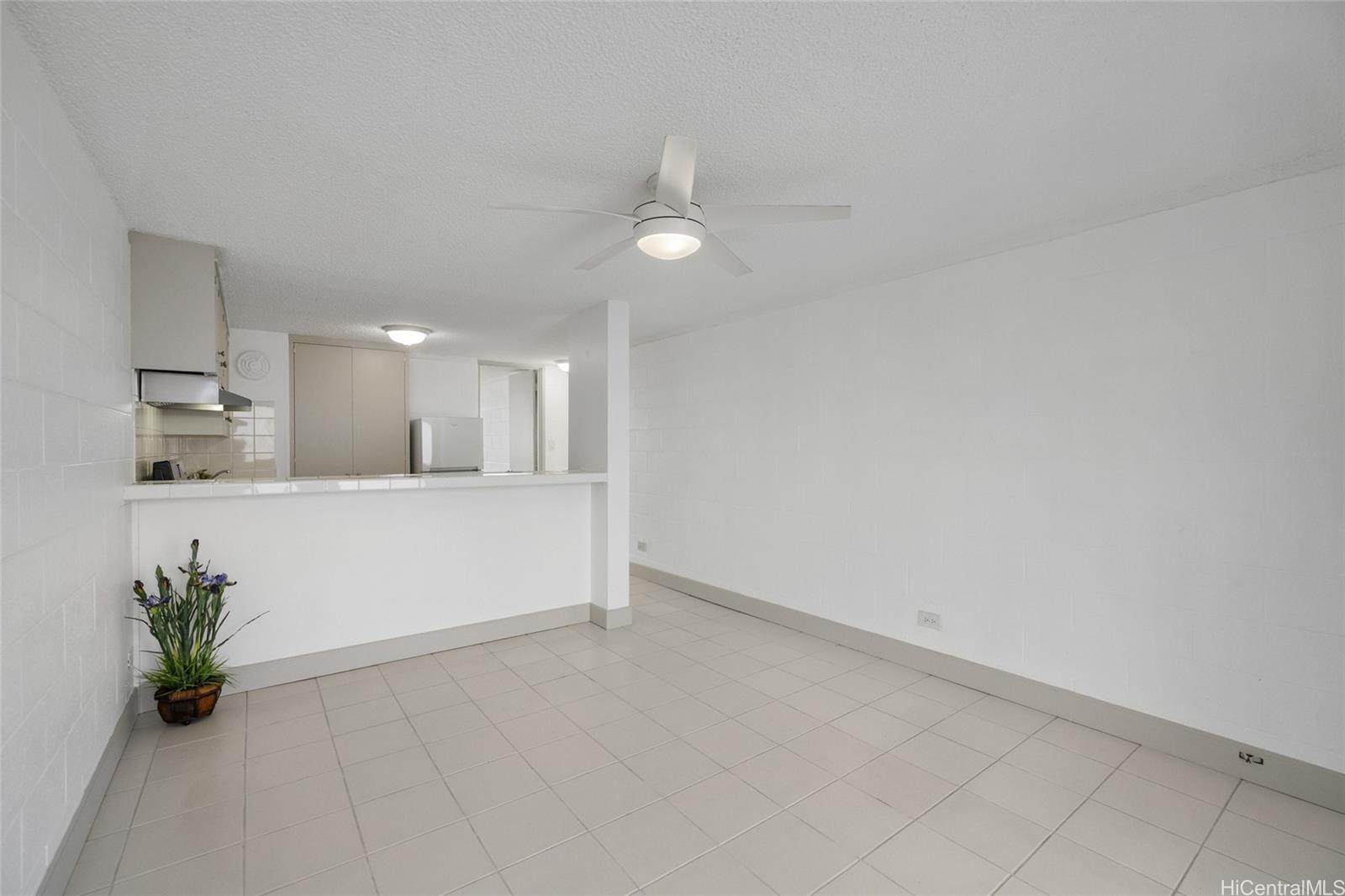 2501 Coyne Street  Unit 205
