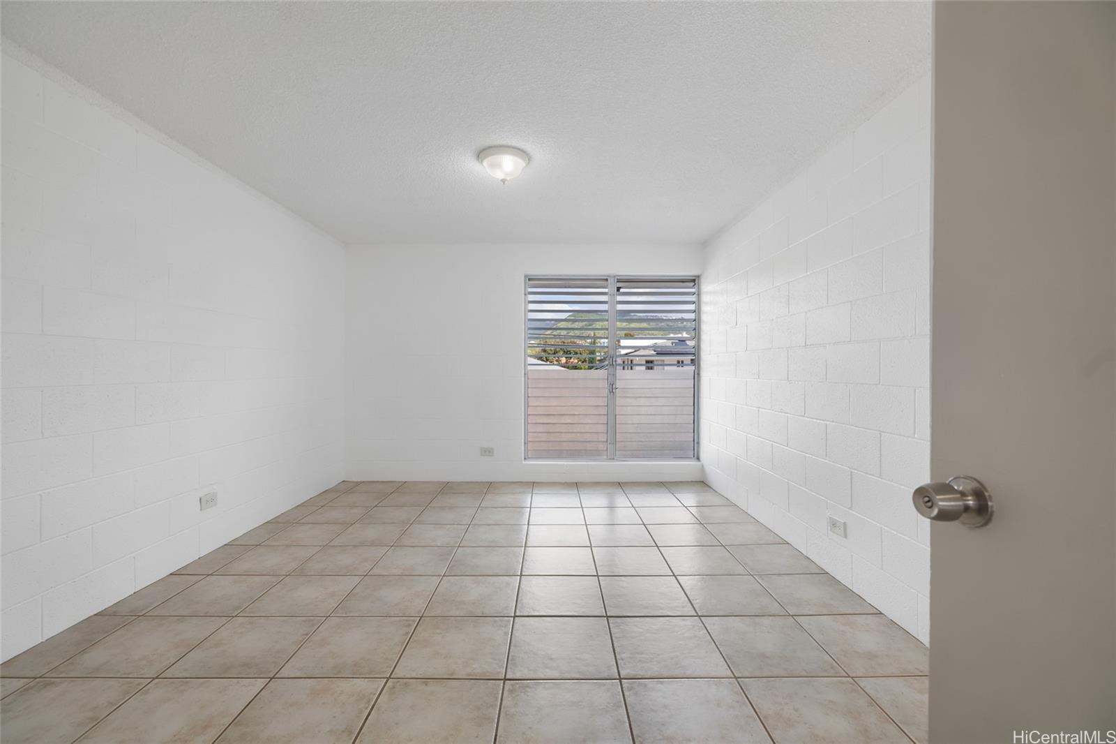 2501 Coyne Street  Unit 205