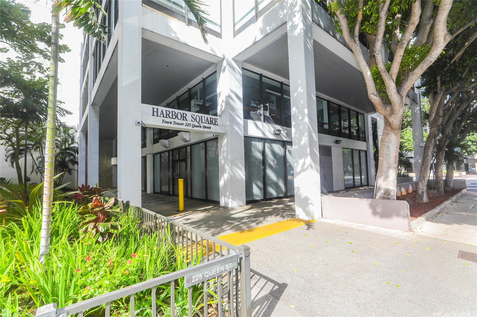 225 Queen Street  Unit 19F