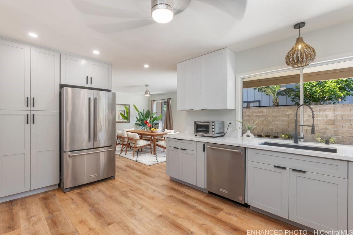 Photo 9 of 24