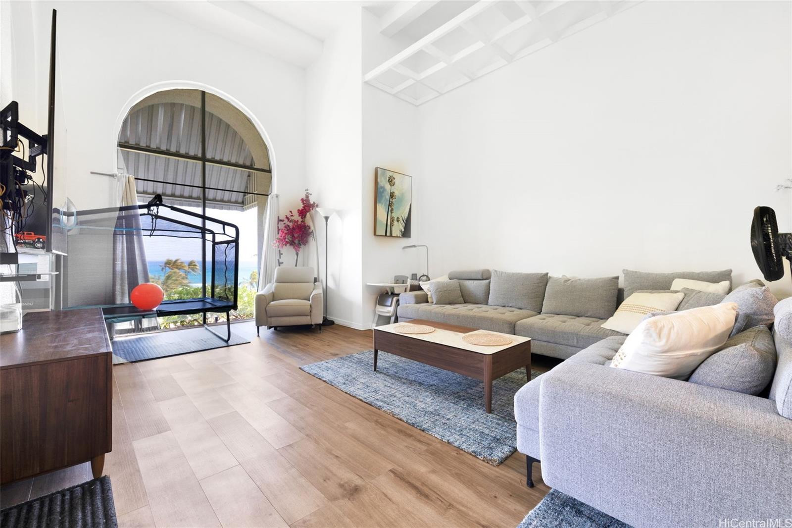 3647 Diamond Head Road