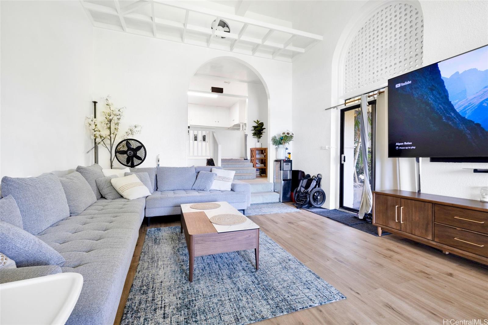 3647 Diamond Head Road