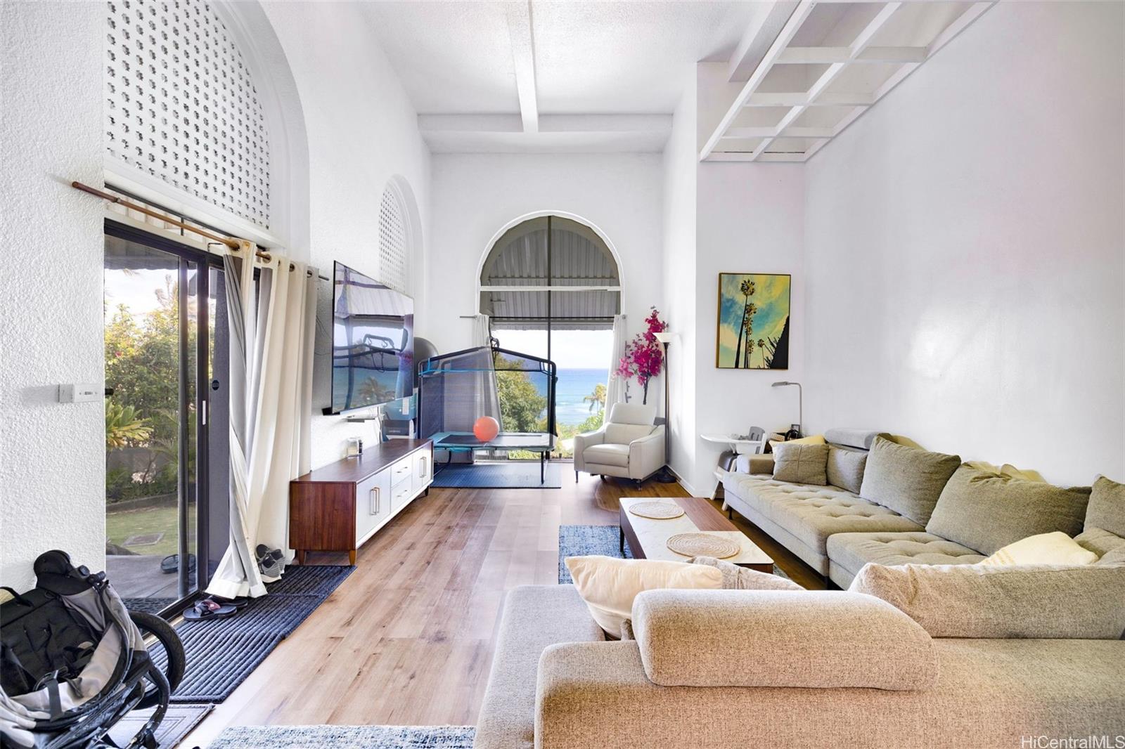 3647 Diamond Head Road
