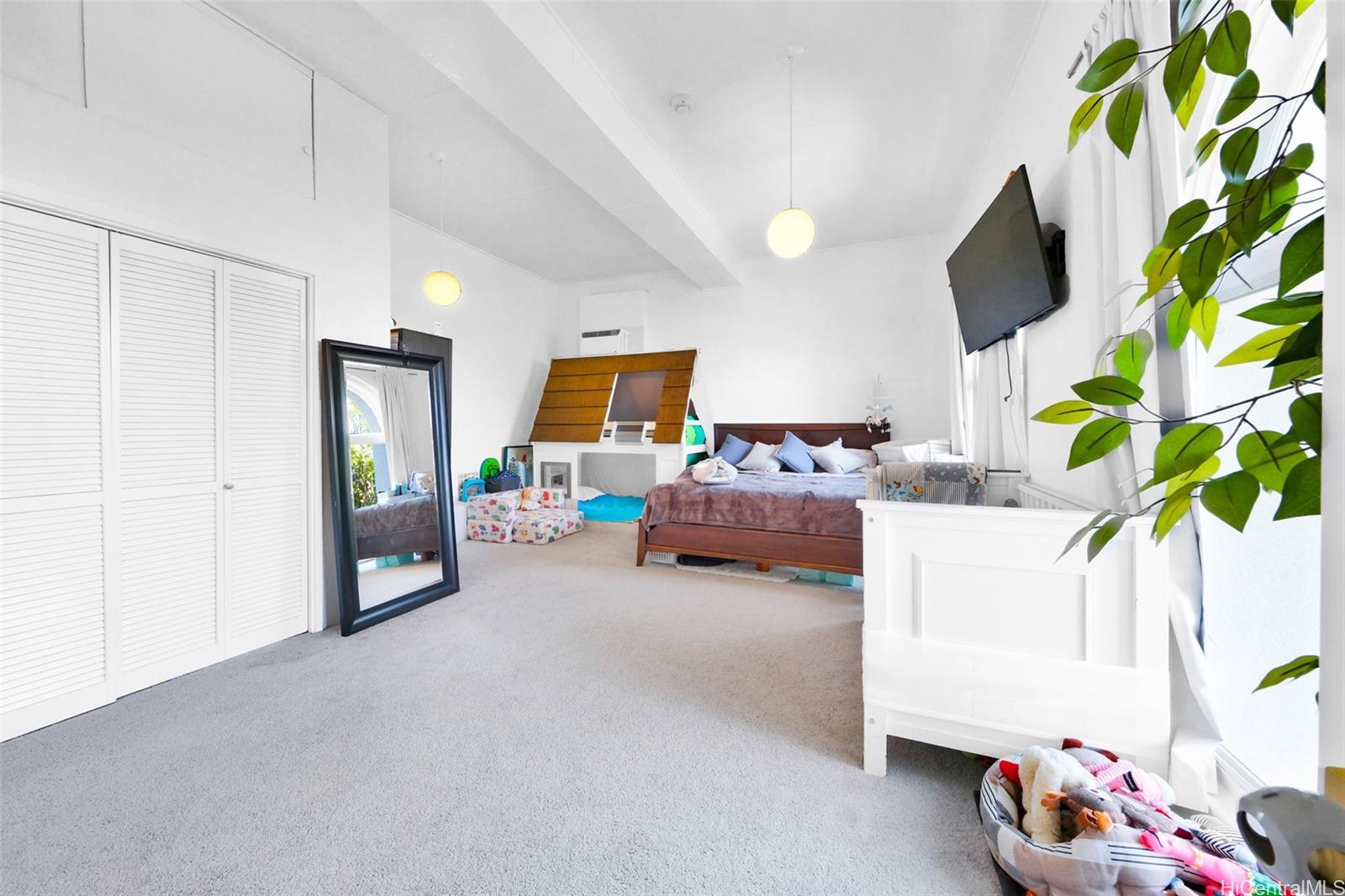 3647 Diamond Head Road