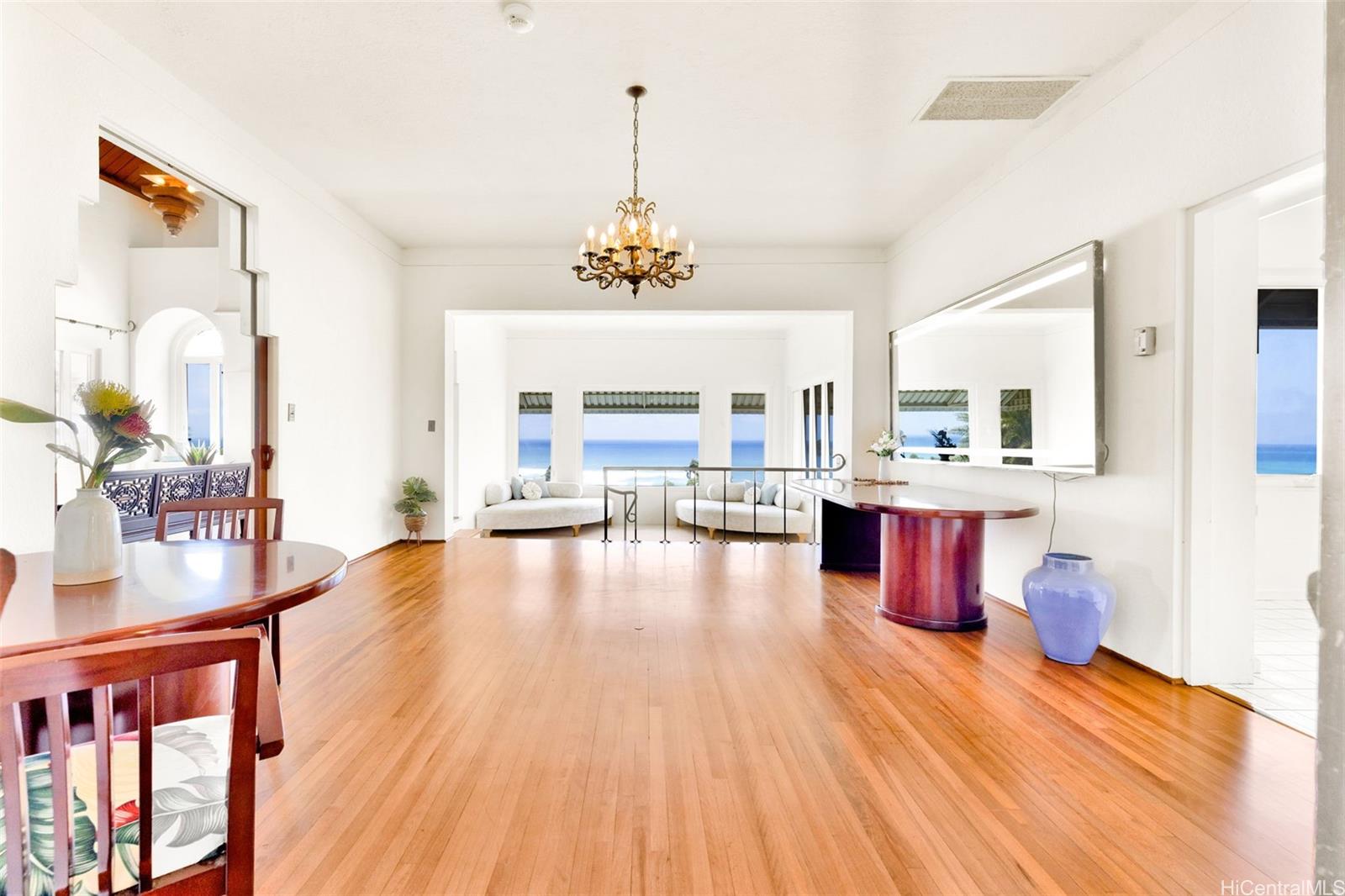 3647 Diamond Head Road