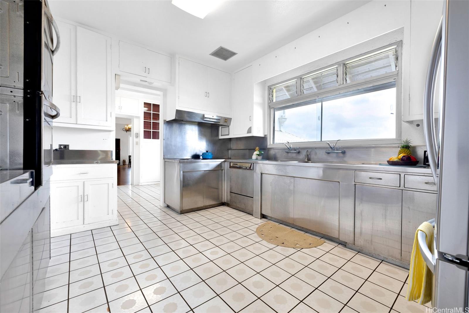 3647 Diamond Head Road