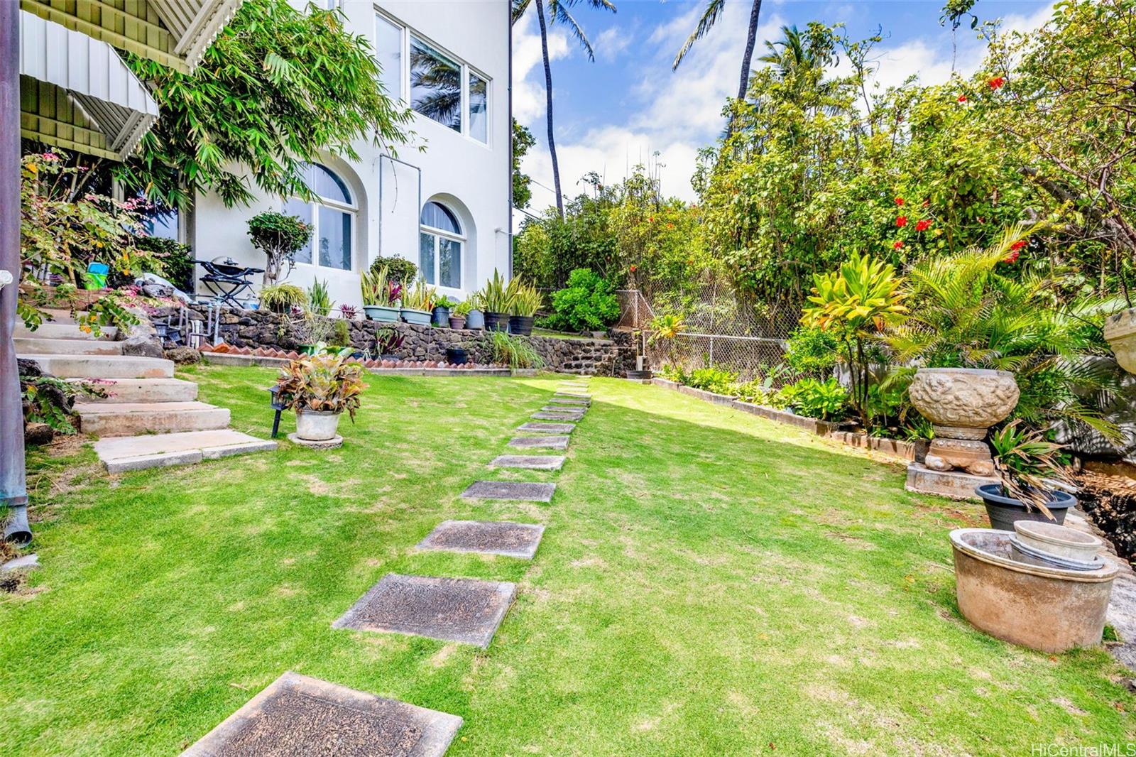 3647 Diamond Head Road