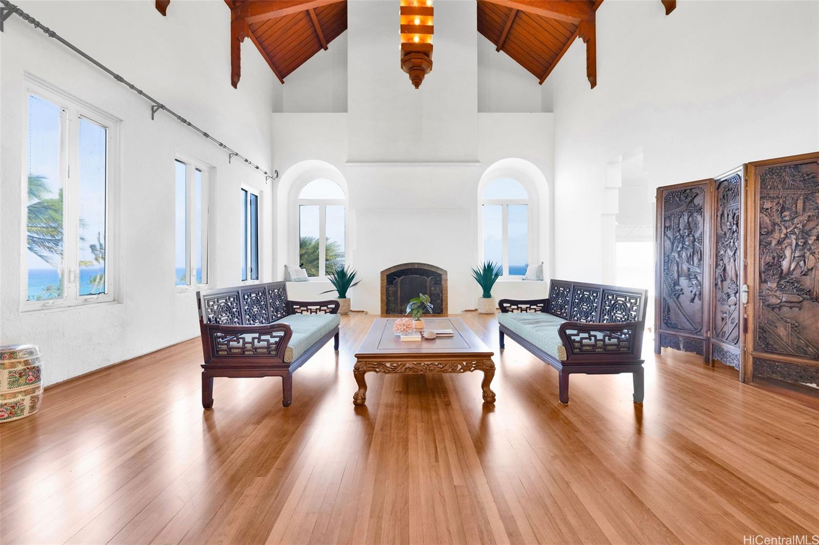 3647 Diamond Head Road
