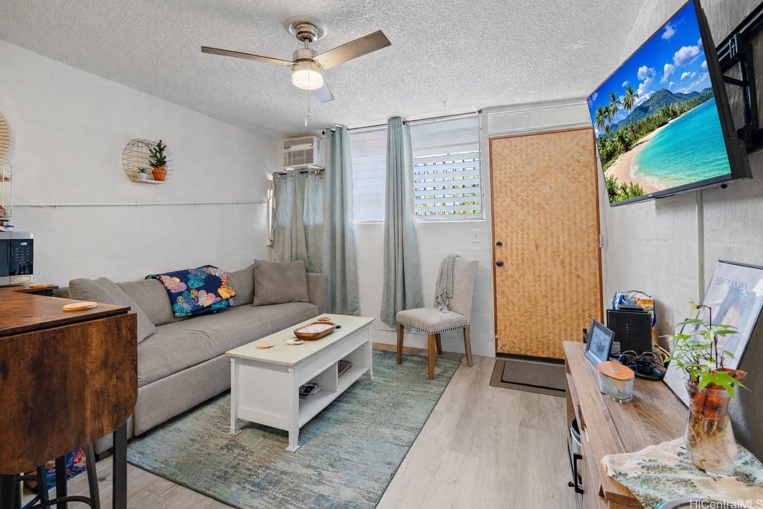 1867 Kaioo Drive 104