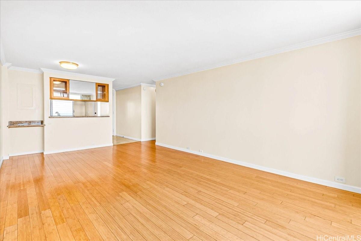Photo 3 of 25