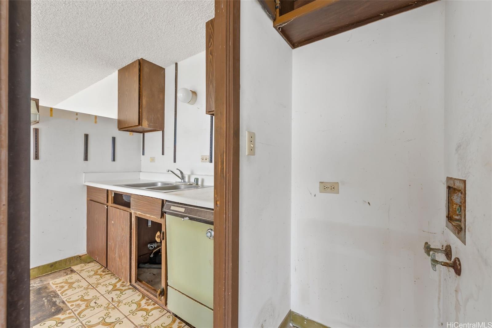 2525 Date Street  Unit 3402