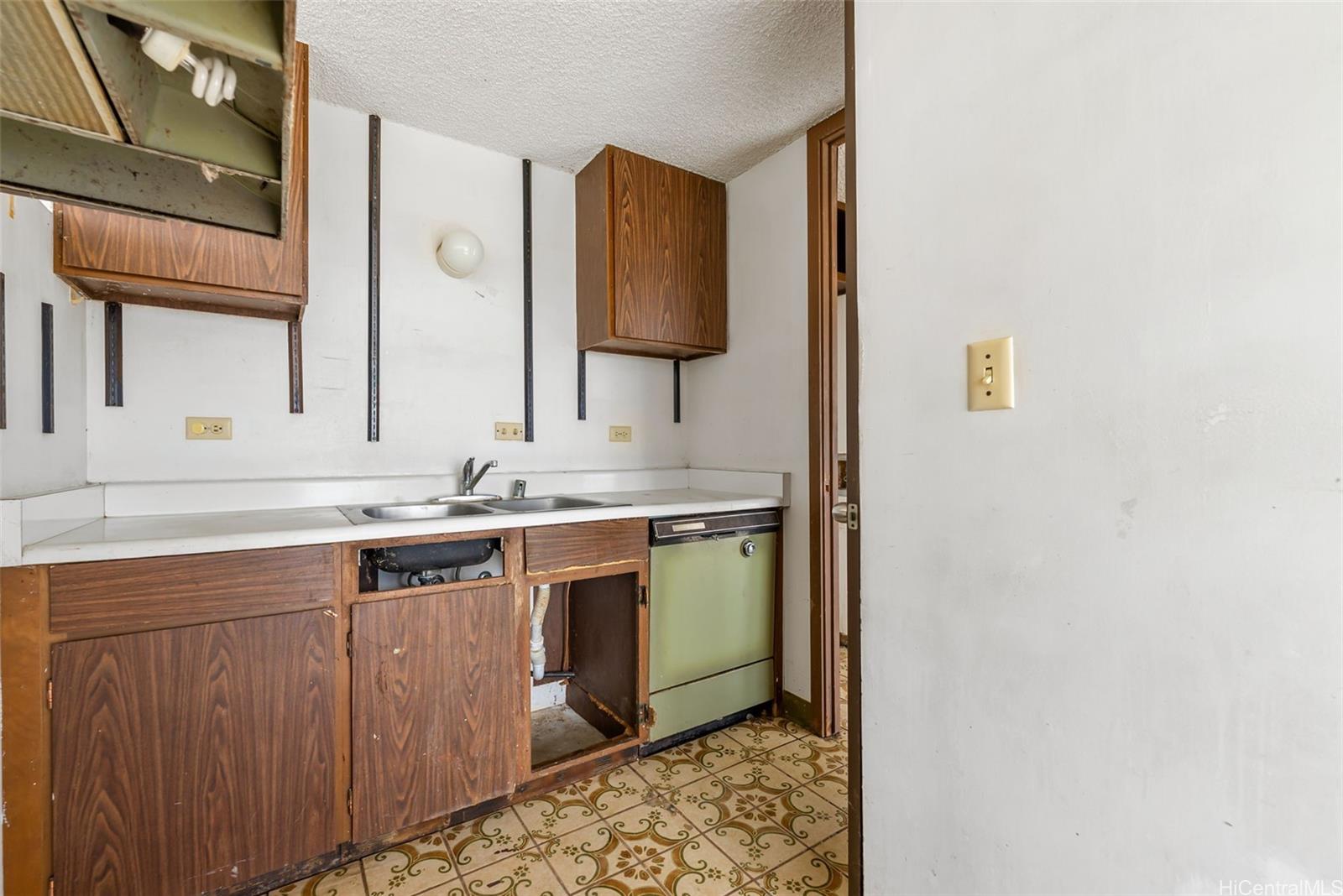 2525 Date Street  Unit 3402