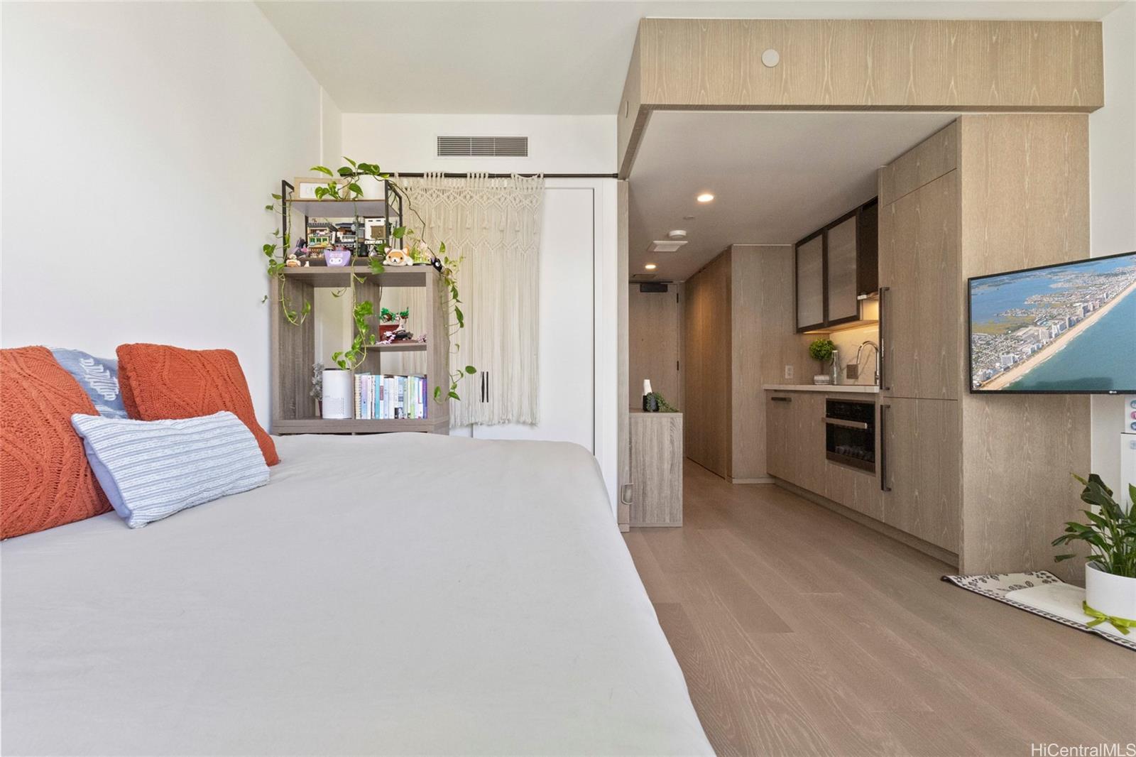 1000 Auahi Street  Unit 633