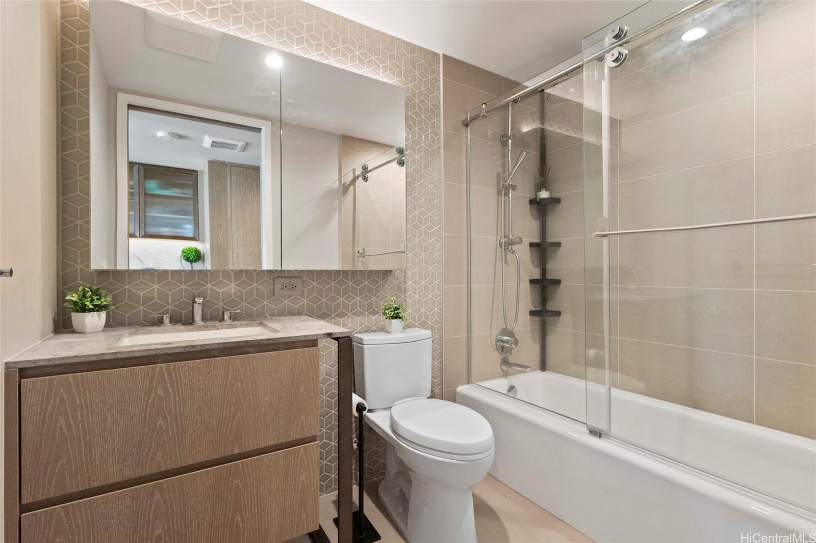 1000 Auahi Street  Unit 633