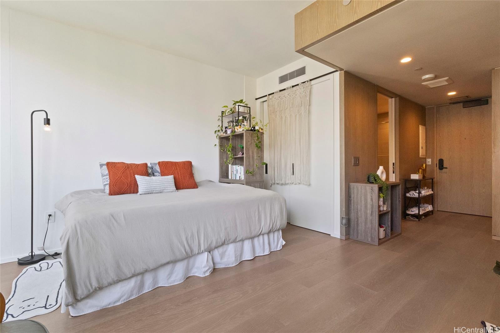 1000 Auahi Street  Unit 633