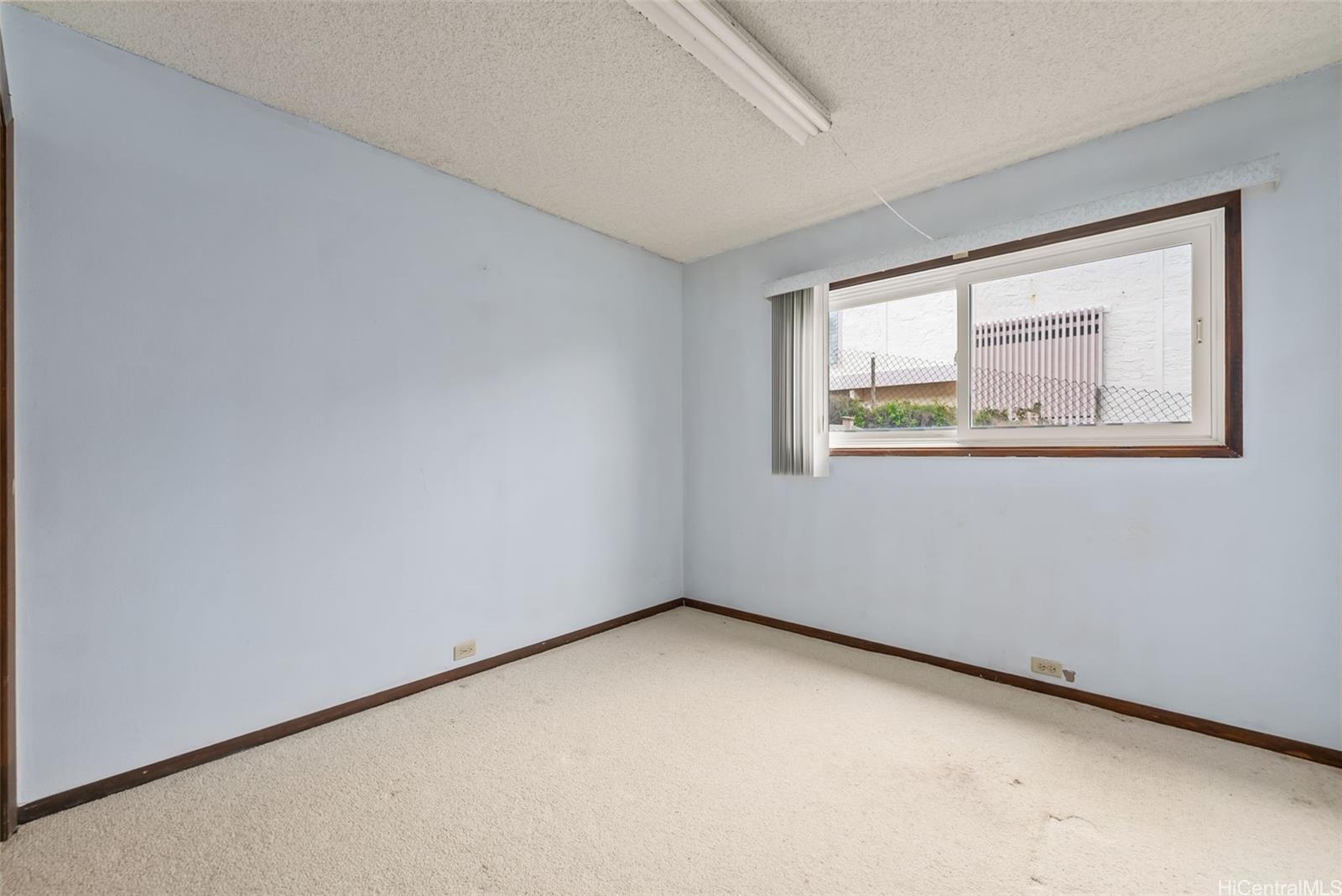 1059 Kaumoku Street