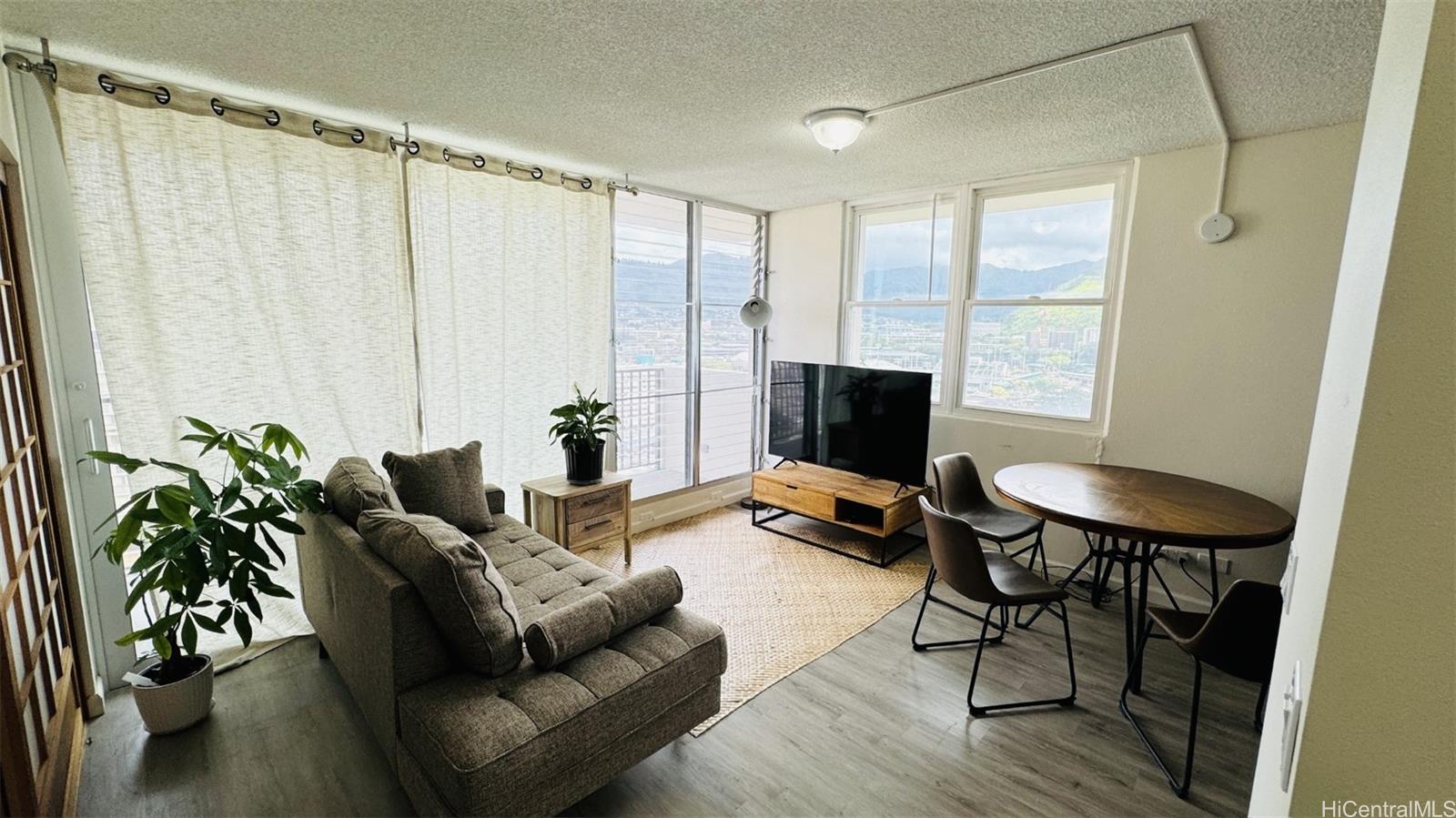 2754 Kuilei Street 2101