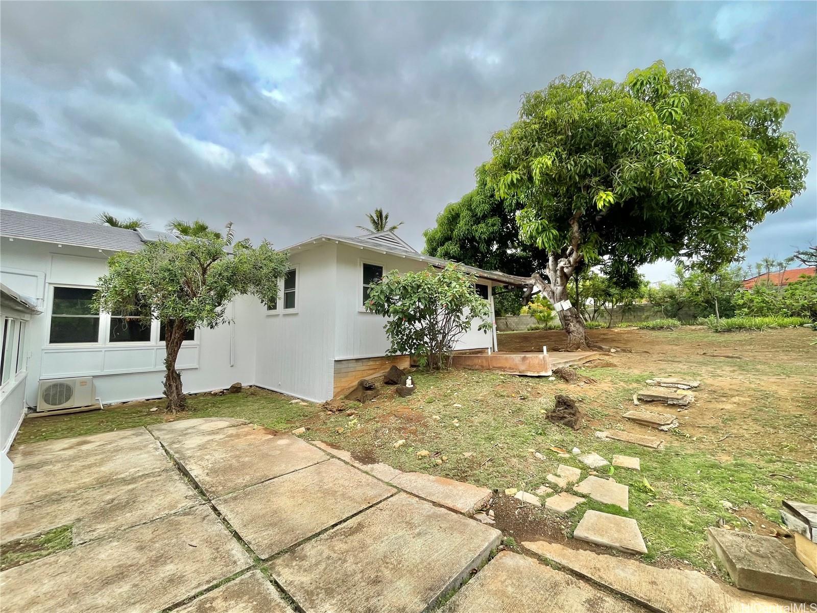 Photo 8 of 25