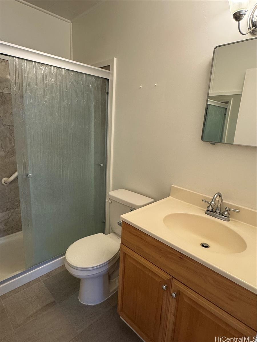 Photo 16 of 25