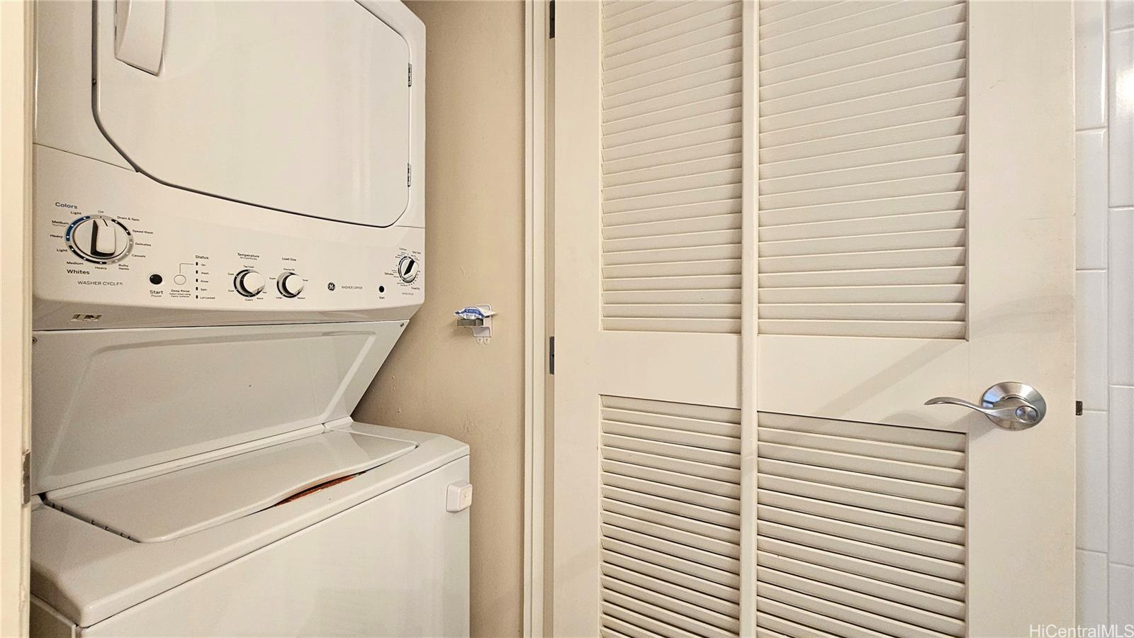 1288 Kapiolani Boulevard  Unit I-PH9 (#4809)