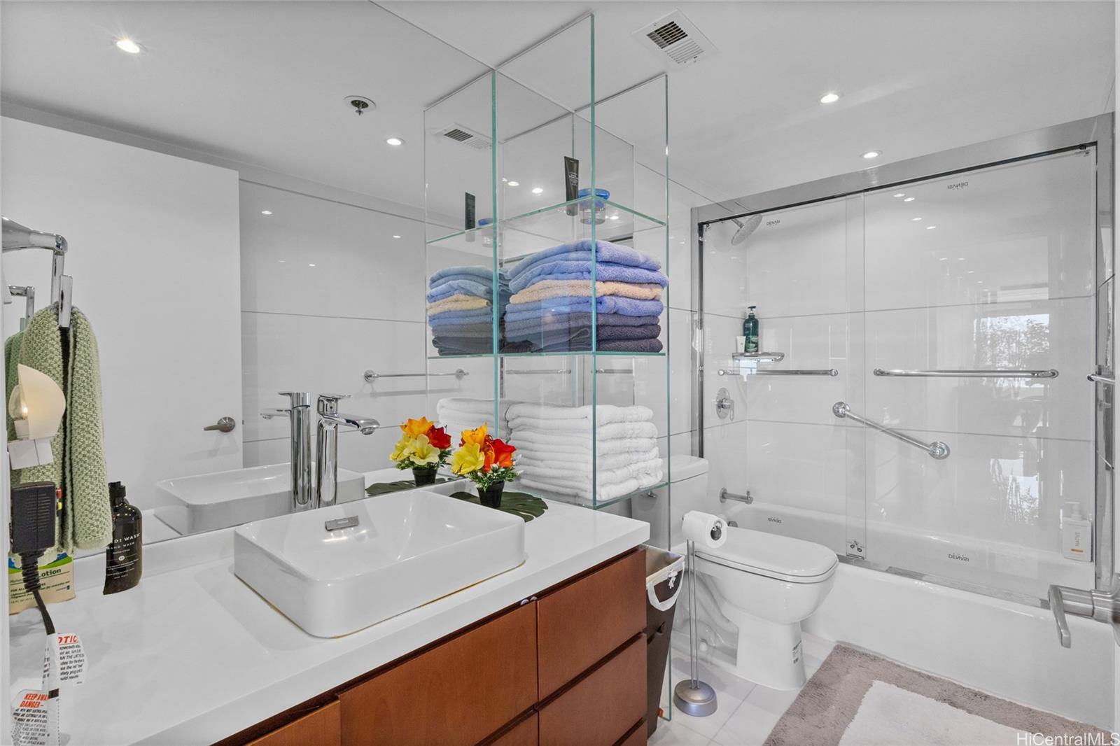 583 Kamoku Street  Unit DH/2807