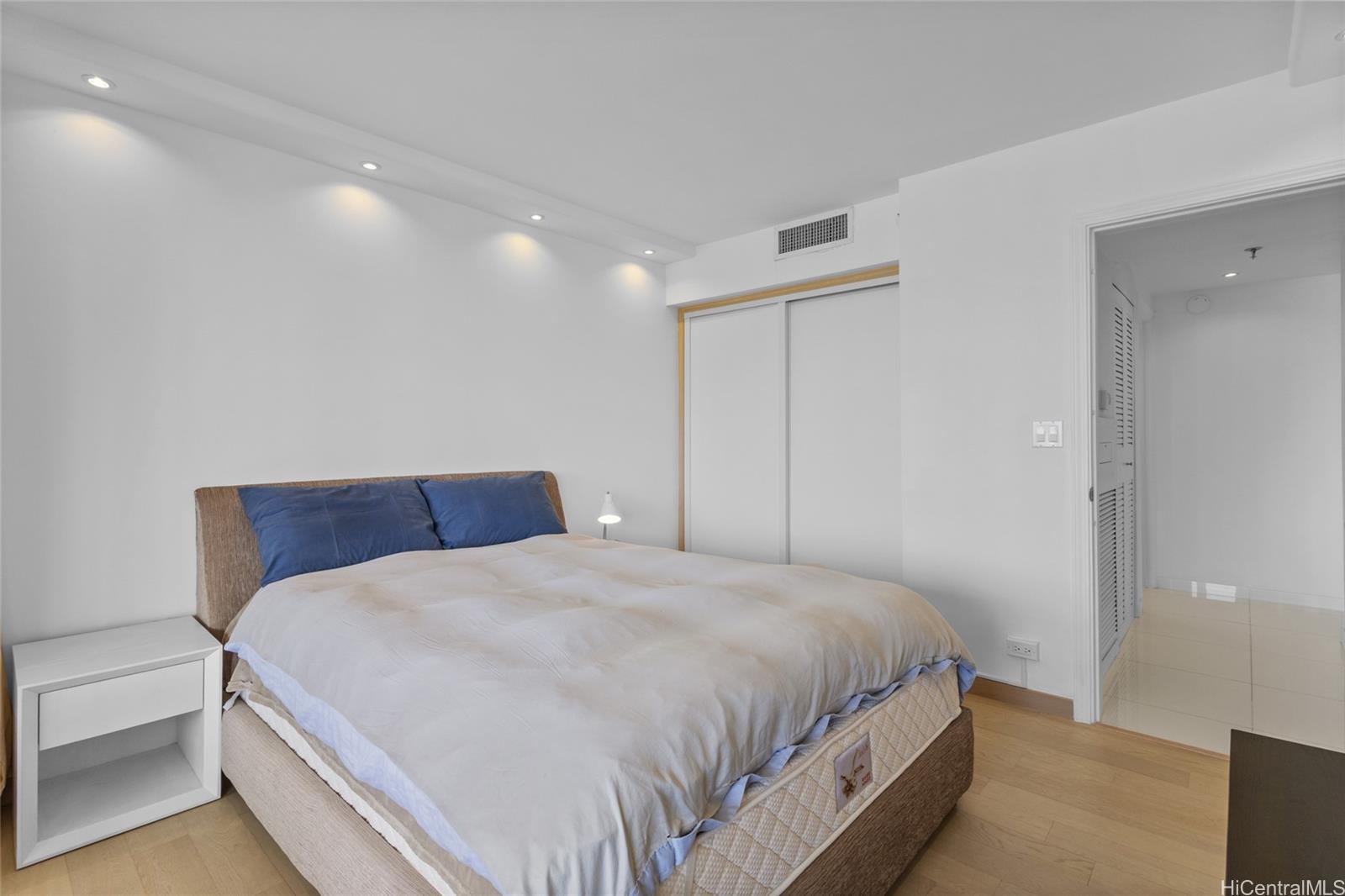 583 Kamoku Street  Unit DH/2807