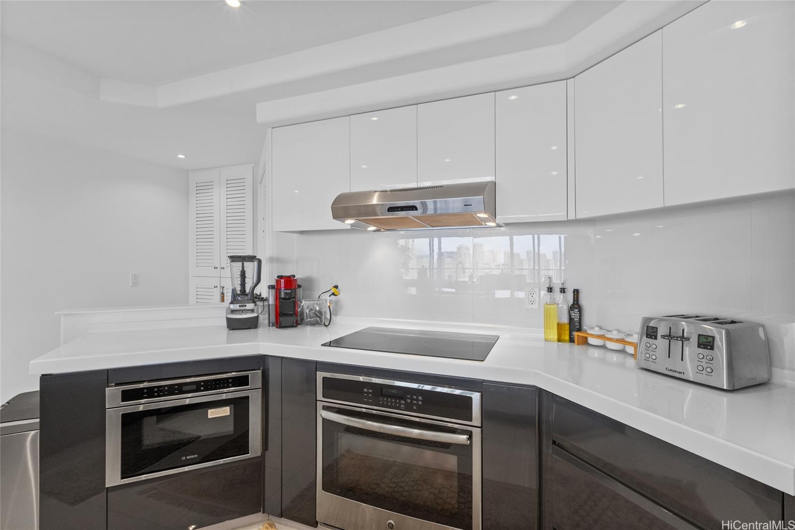 583 Kamoku Street  Unit DH/2807