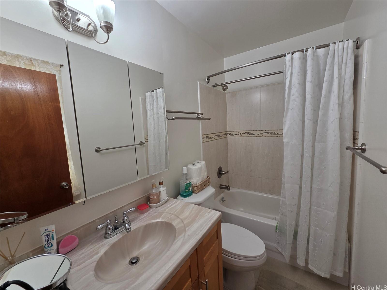 2474 Kapiolani Boulevard  Unit 504
