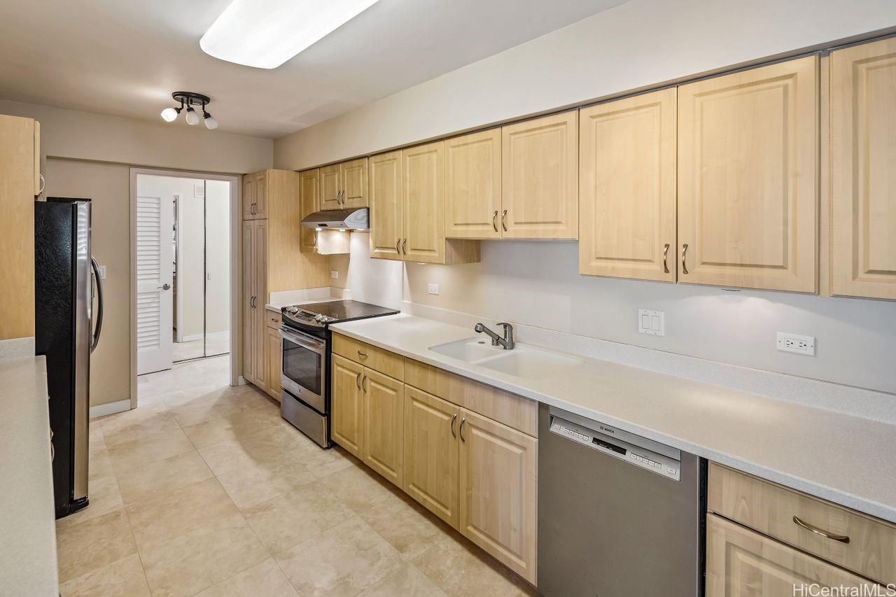 3003 Kalakaua Avenue  Unit 7B