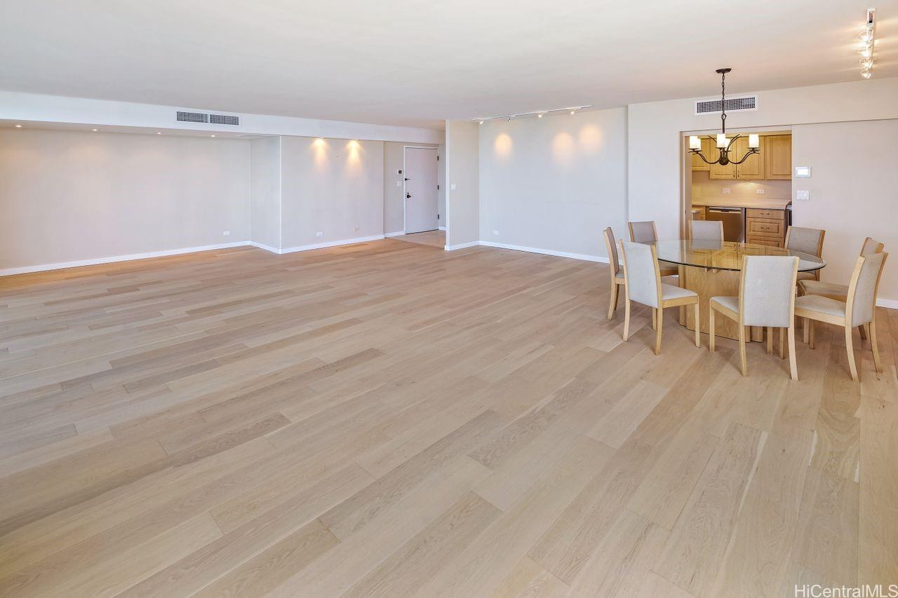 3003 Kalakaua Avenue  Unit 7B