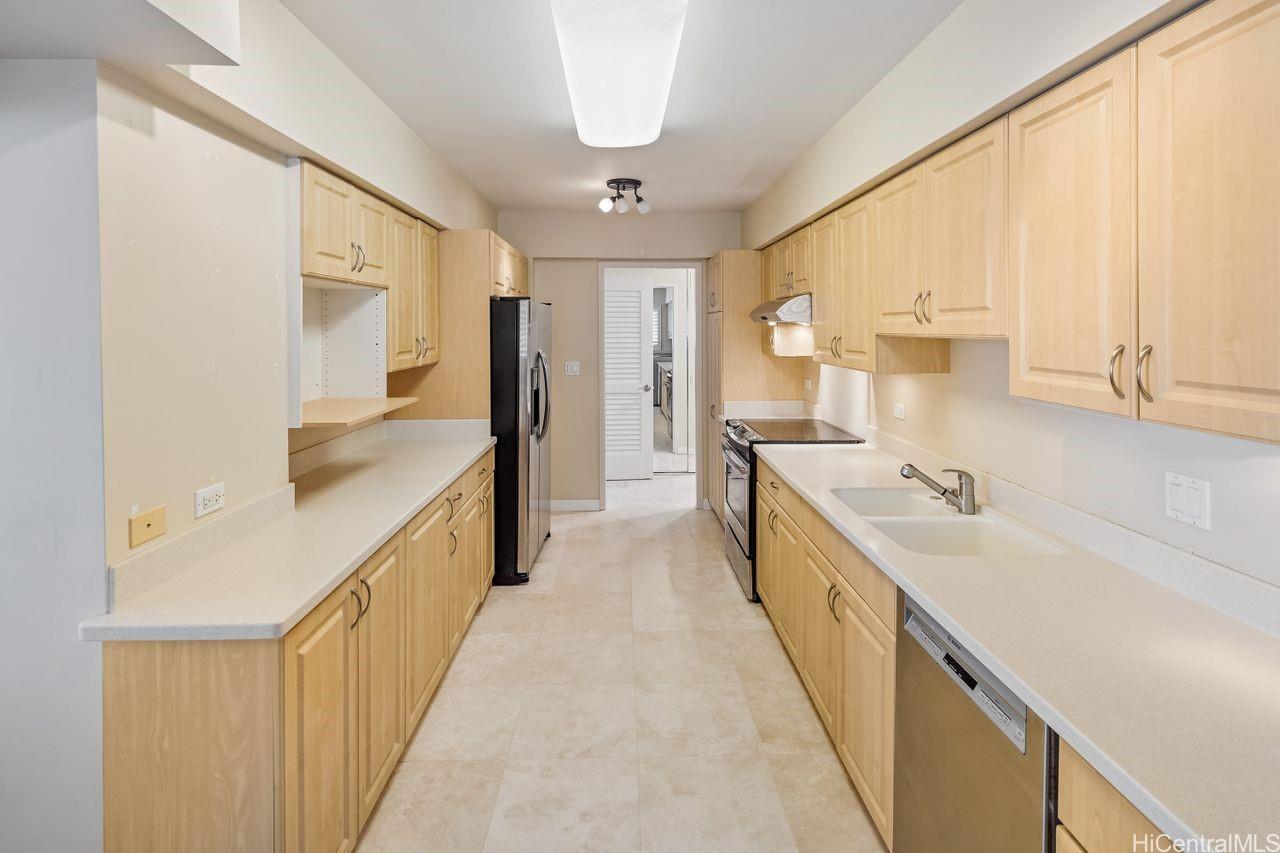 3003 Kalakaua Avenue  Unit 7B